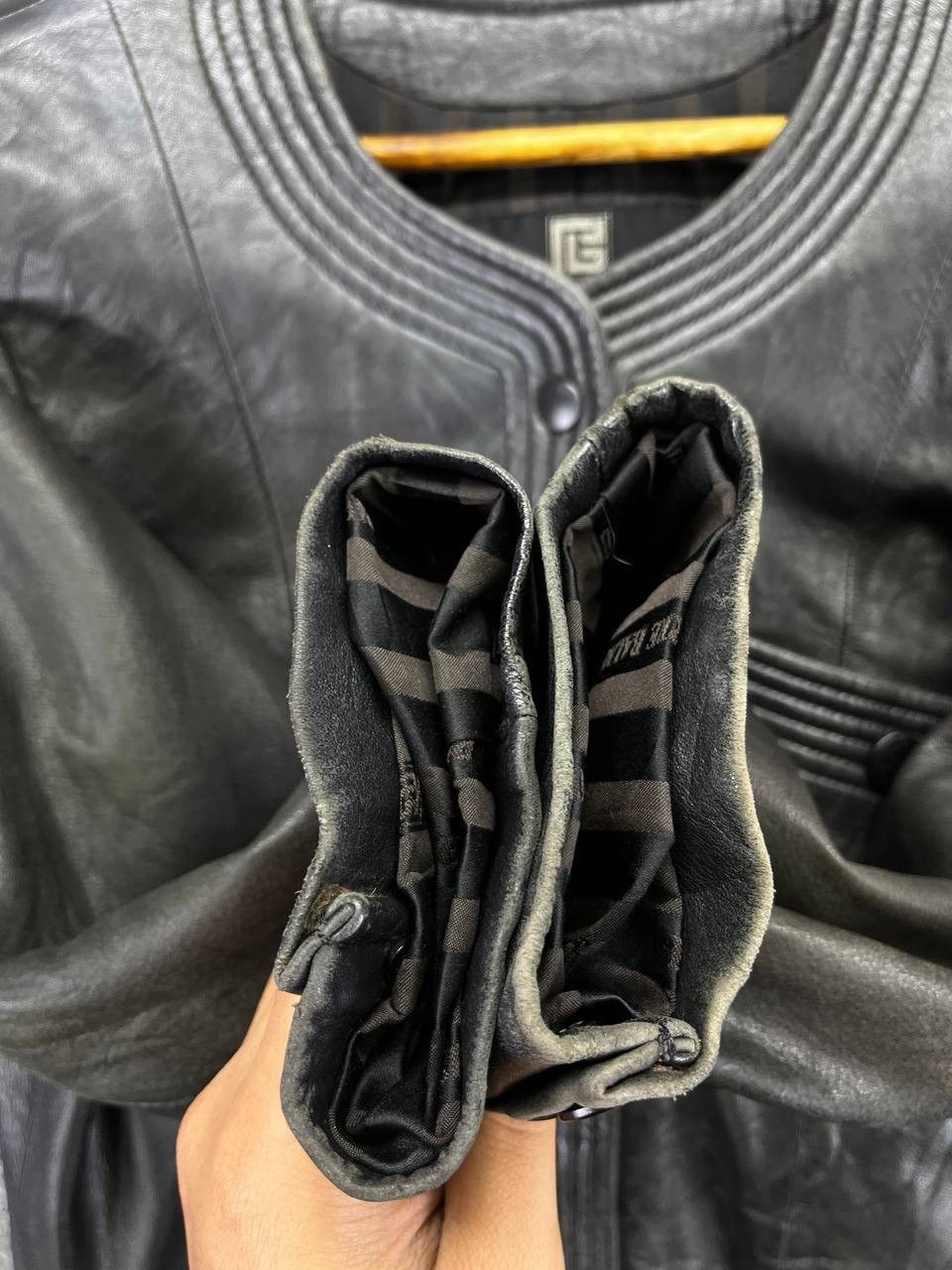 Pierre Balmain Vintage Pierre Balmain Luxury Button Up Leather Jacket Size M / US 6-8 / IT 42-44 - 16 Thumbnail