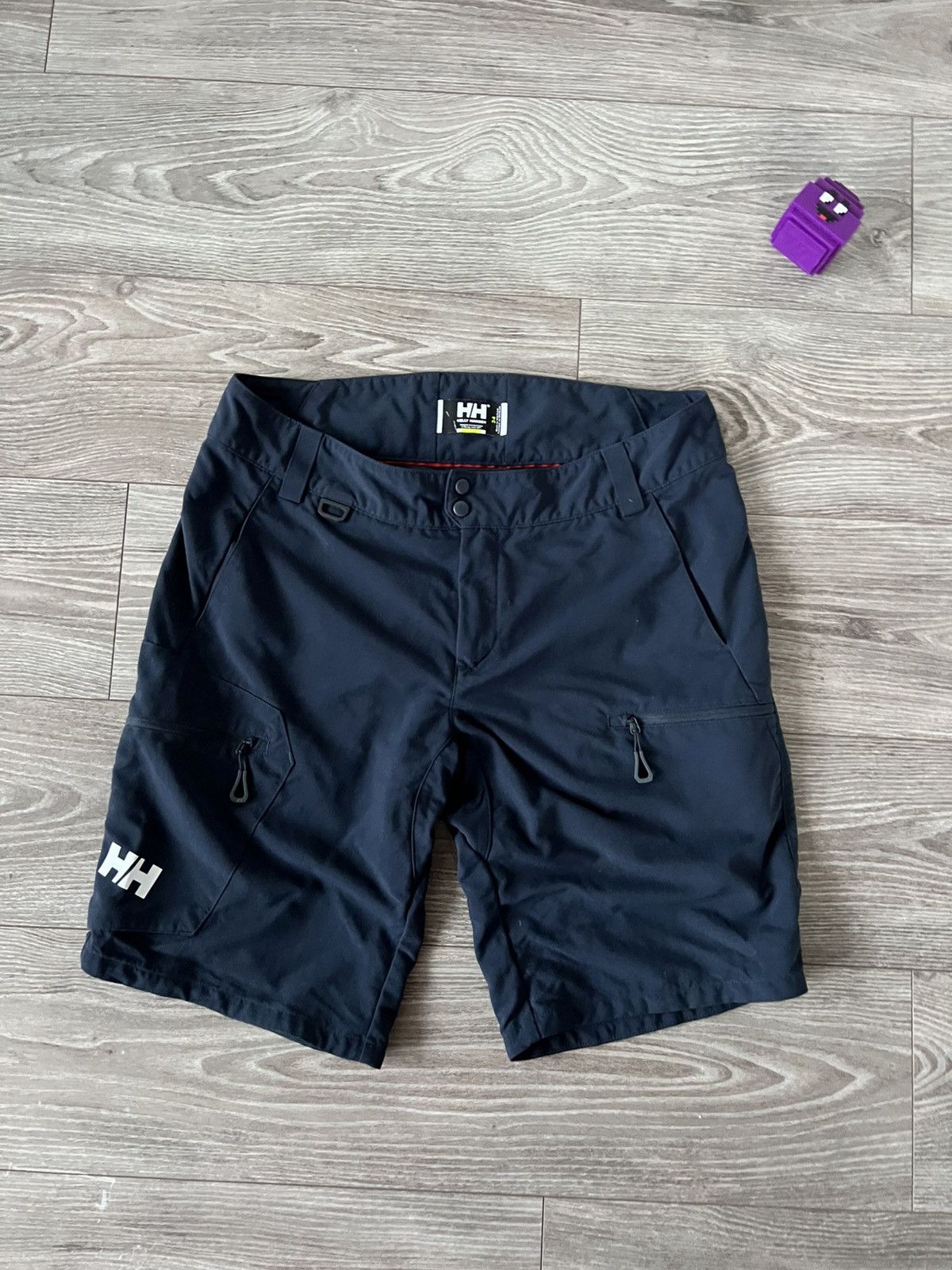 Helly Hansen Helly Hansen Men’s Tech Gorpcore Multi Pocket Trail Shorts Size US 34 / EU 50 - 4 Thumbnail