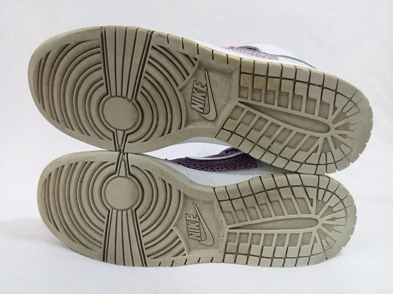 Nike Wmns Dunk High Skinny Print 'Medium Grey Laser Purple' 9 US Size US 9 / IT 39 - 7 Thumbnail