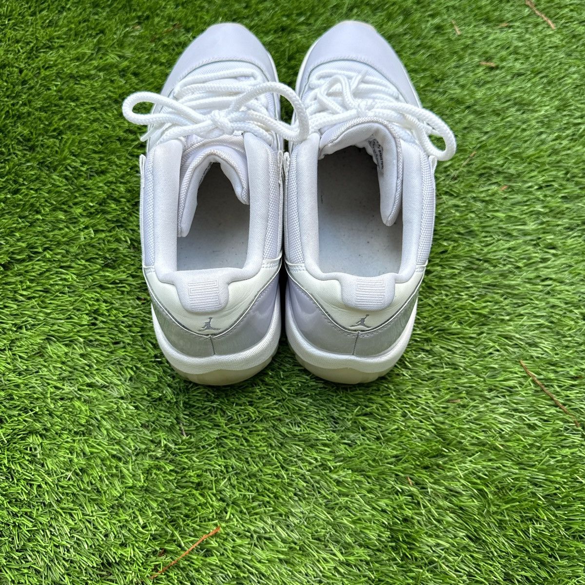 Jordan Brand Jordan 11 Low Pure Violet Size US 10.5 / EU 43-44 - 2 Thumbnail