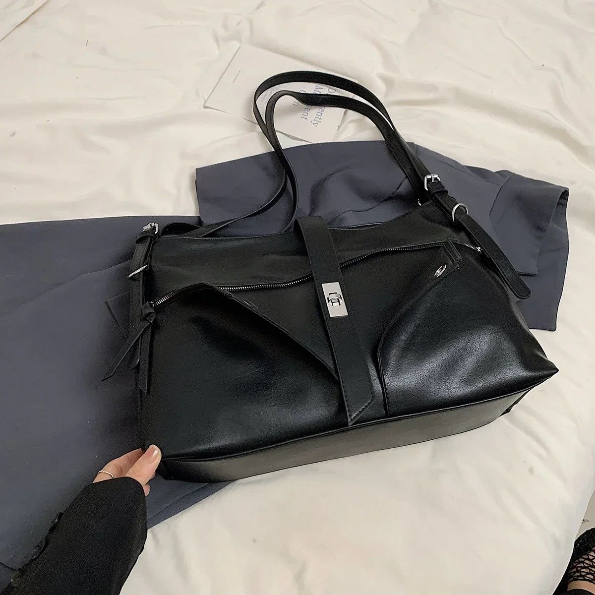Leather × Vintage 2025 Big PU Leather Bag Size ONE SIZE - 3 Thumbnail