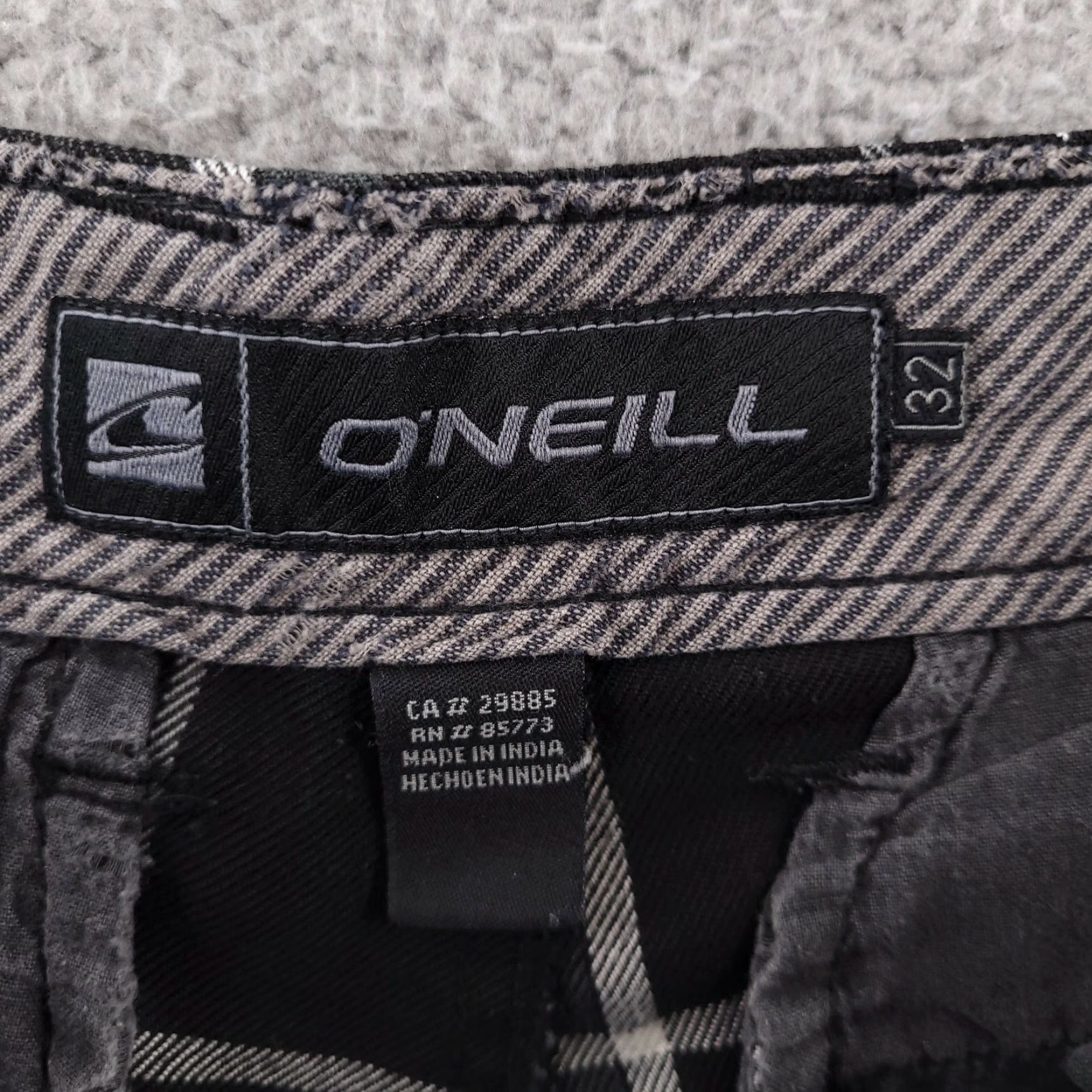 O'Neill O'Neill Bermuda Shorts Mens 32 Black Plaid Bermuda Shirt? Size US 32 / EU 48 - 3 Thumbnail