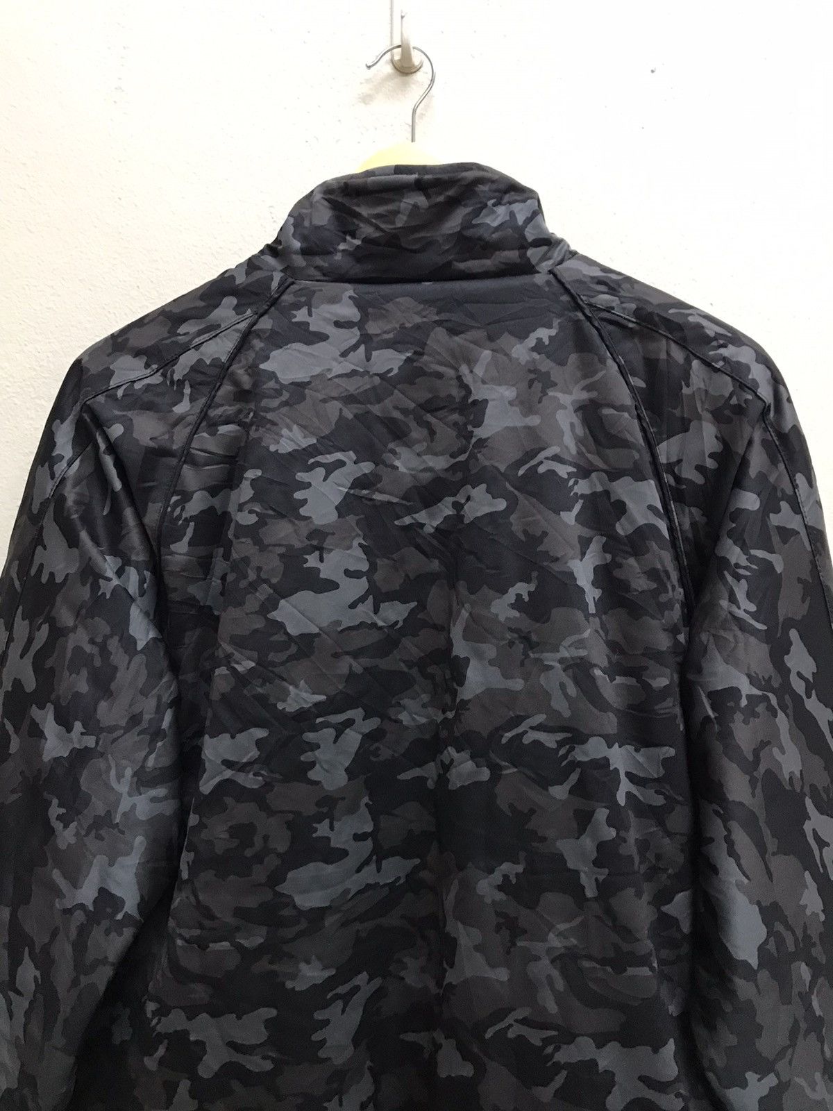 Japanese Brand VINTAGE Y2K HOT FINE CAMO STYLE DOUBLE LAYER JACKET Size US M / EU 48-50 / 2 - 7 Thumbnail