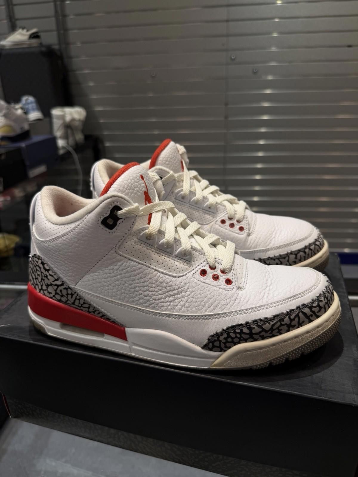 Jordan Brand Nike Air Jordan Retro 3 Katrina Hall Of Fame 2018 Red 8.5 Size US 8.5 / EU 41-42 - 2 Thumbnail