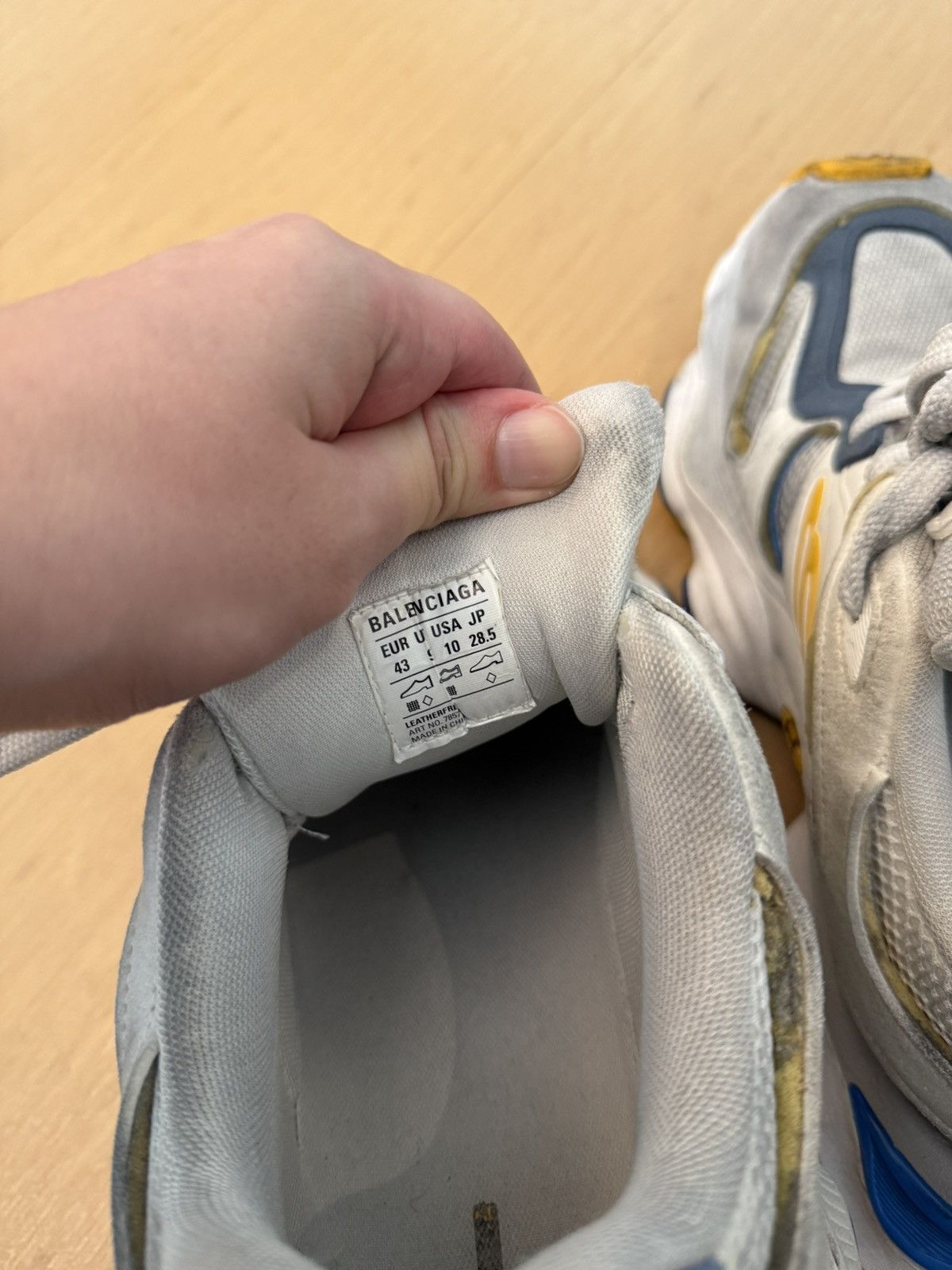 Balenciaga Balenciaga Used Look White Blue Yellow Cargo Sneaker Sz.43 Size US 10 / EU 43 - 6 Thumbnail