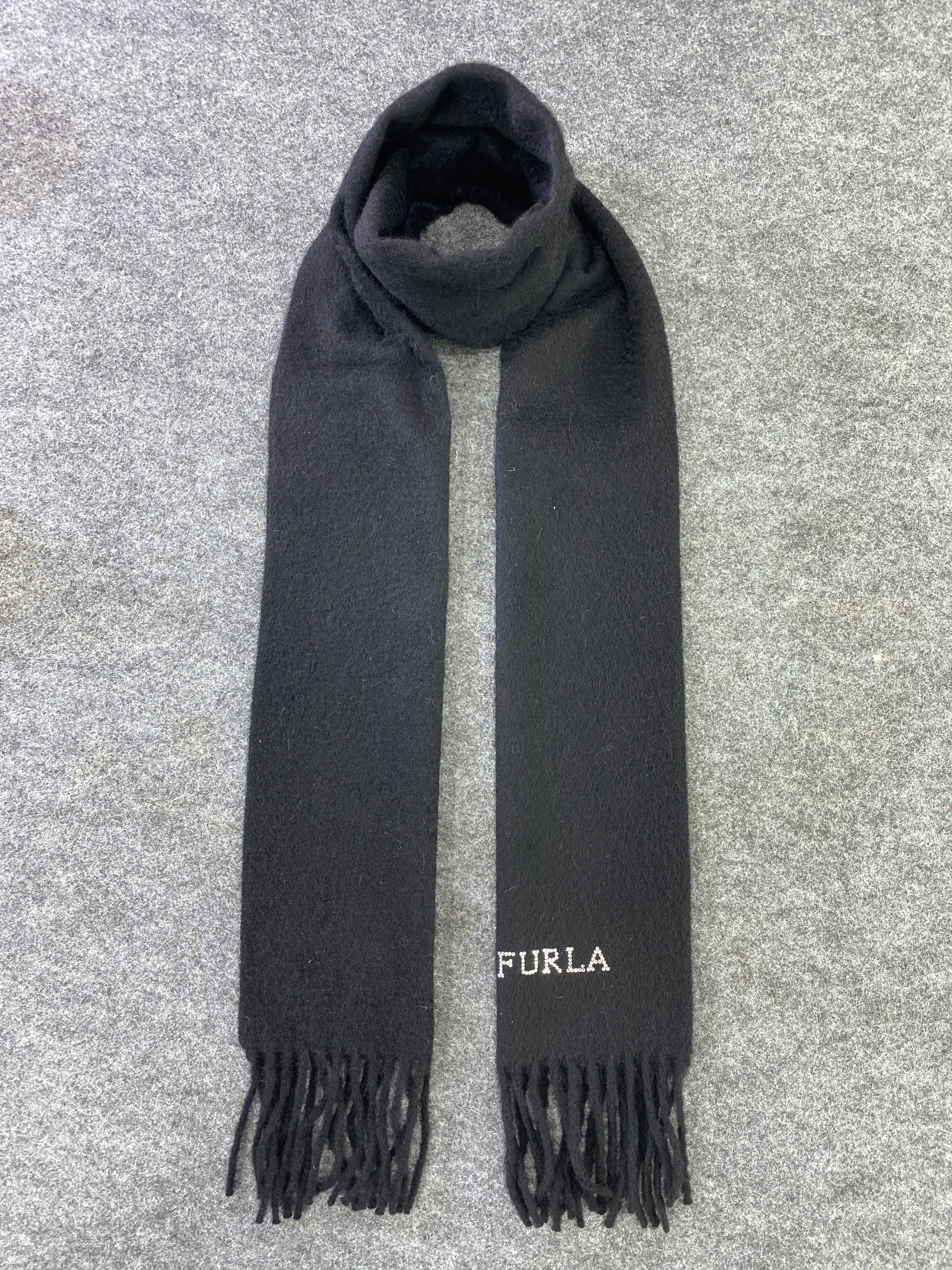 Furla Scarf / Muffler / Neckwear -T505