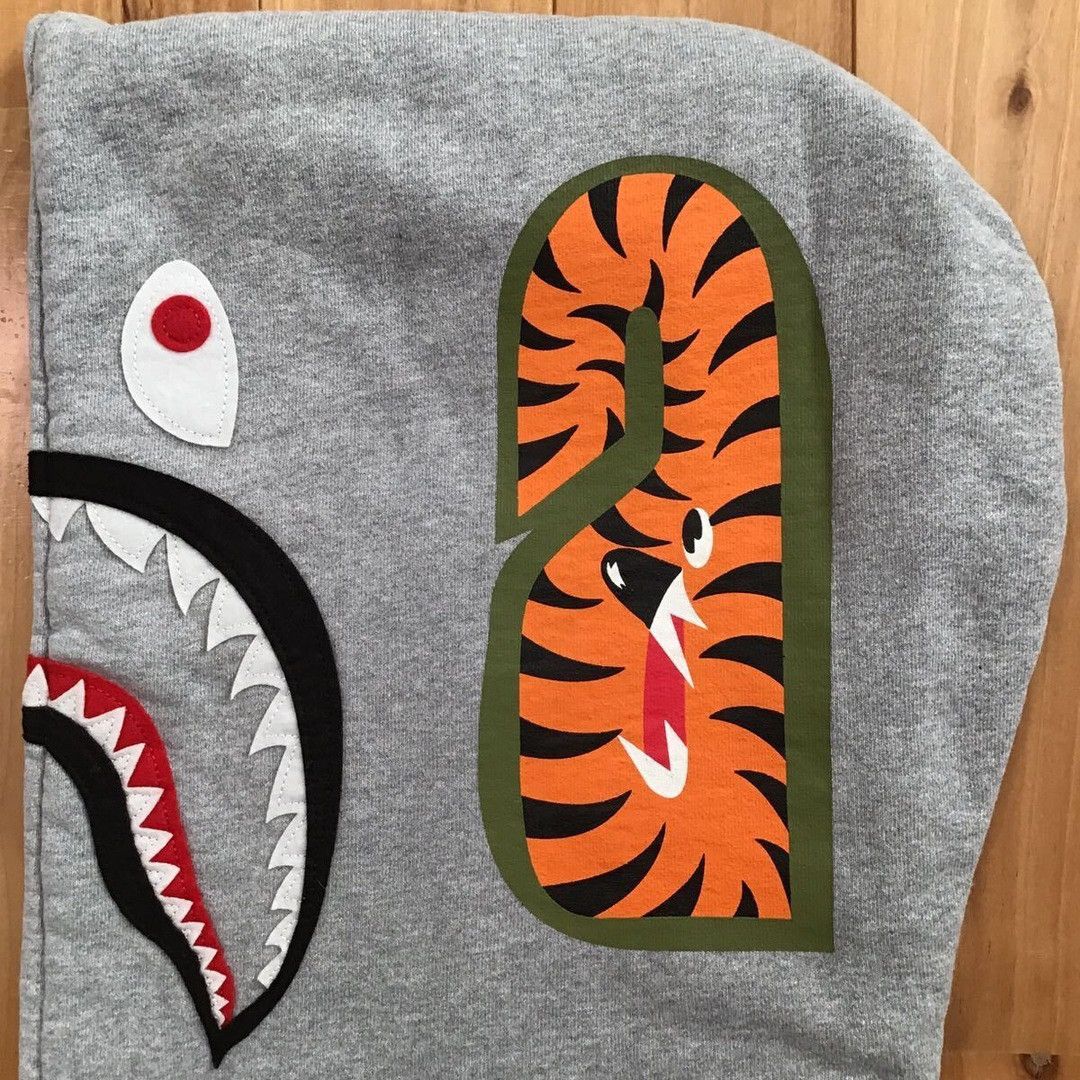 Bape 💫Glow in the dark BAPE City camo Tiger Shark full zip hoodie Size US L / EU 52-54 / 3 - 6 Thumbnail