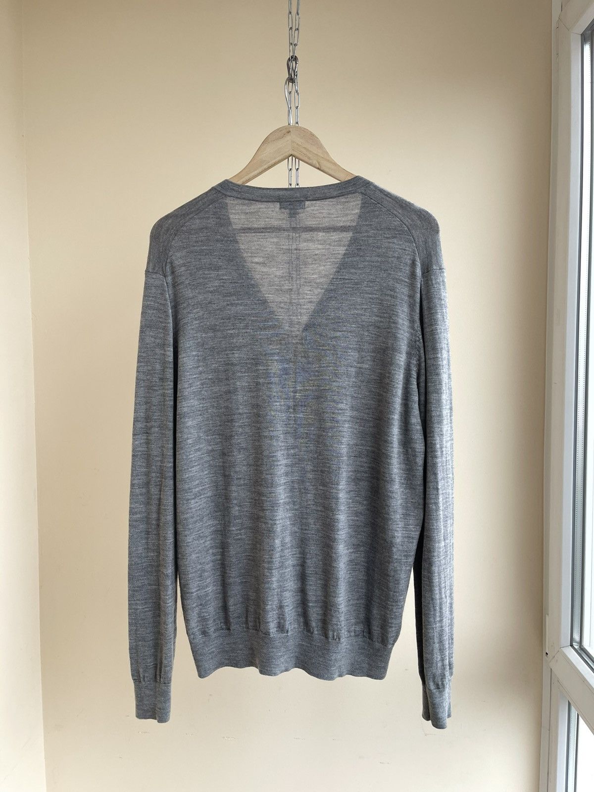 Uniqlo Uniqlo V-Neck Pure New Wool Lightweight Button-Up Cardigan Size US L / EU 52-54 / 3 - 2 Thumbnail