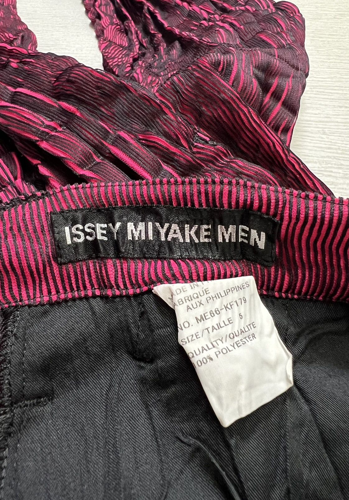 Issey Miyake Issey Miyake Men - S/S 2016 - Pleated Shorts Size US 34 / EU 50 - 11 Thumbnail