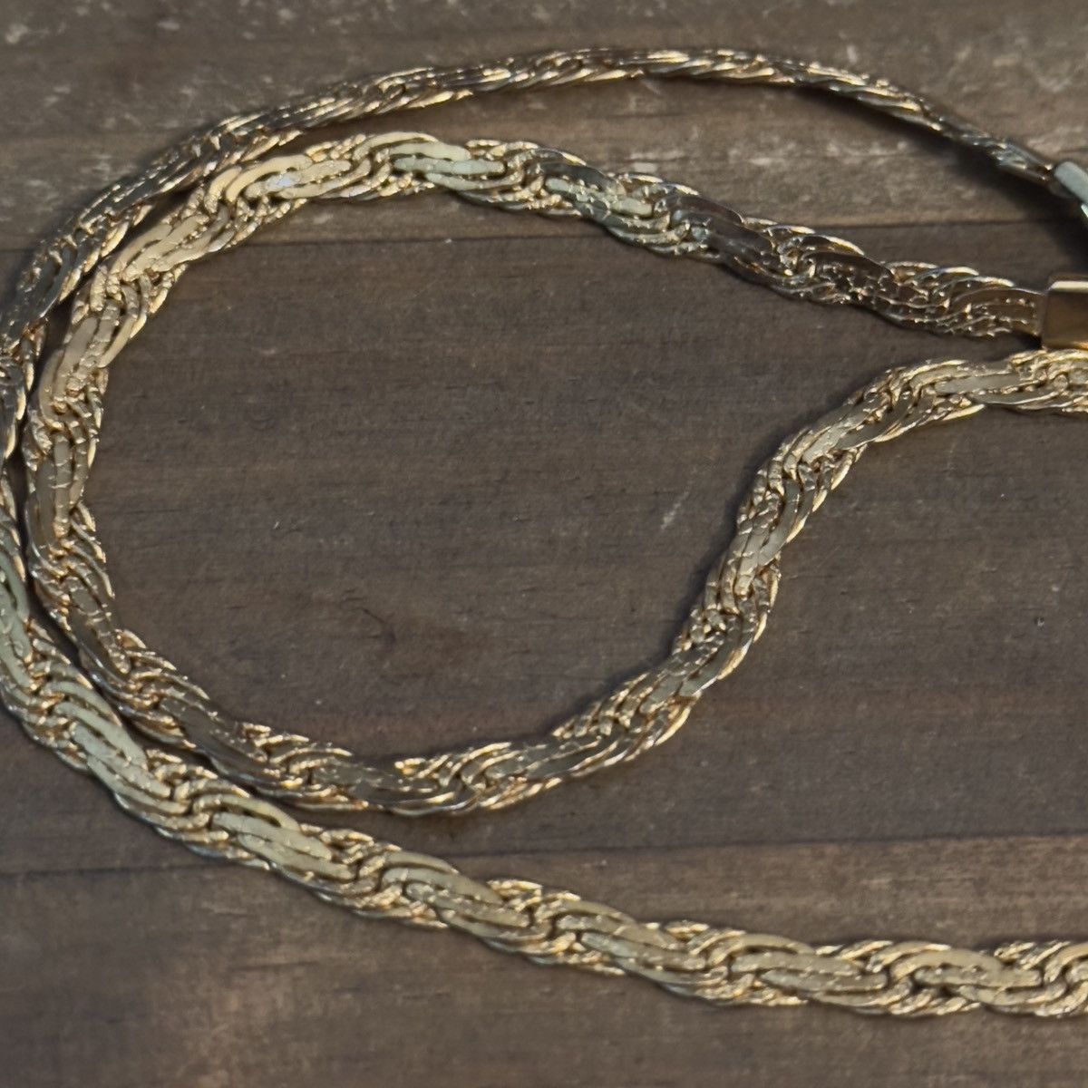 Vintage Vintage gold tone flat fancy herringbone chain necklace Size ONE SIZE - 4 Thumbnail