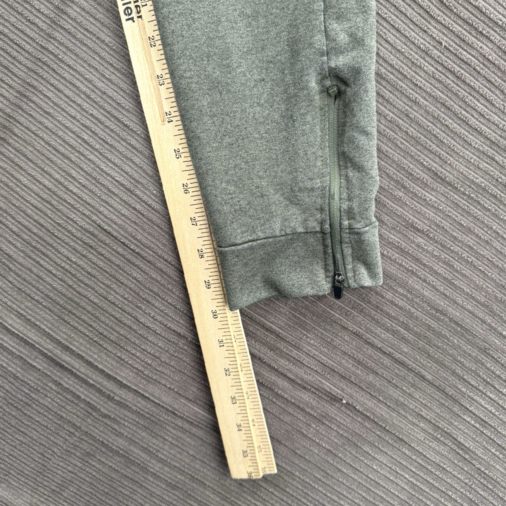 Vintage Alphalete Joggers Men Small Green Cotton Polyester Zip Pocket Athletic Everyday Sports Activewear Tapered Inseam 30 Size US 29 - 7 Thumbnail