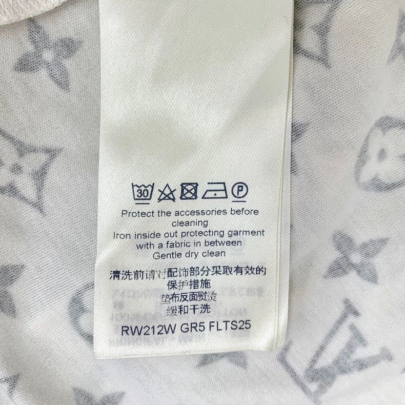 Louis Vuitton Louis Vuitton White logo presbyopic full print cotton roun Size XS / US 0-2 / IT 36-38 - 6 Thumbnail