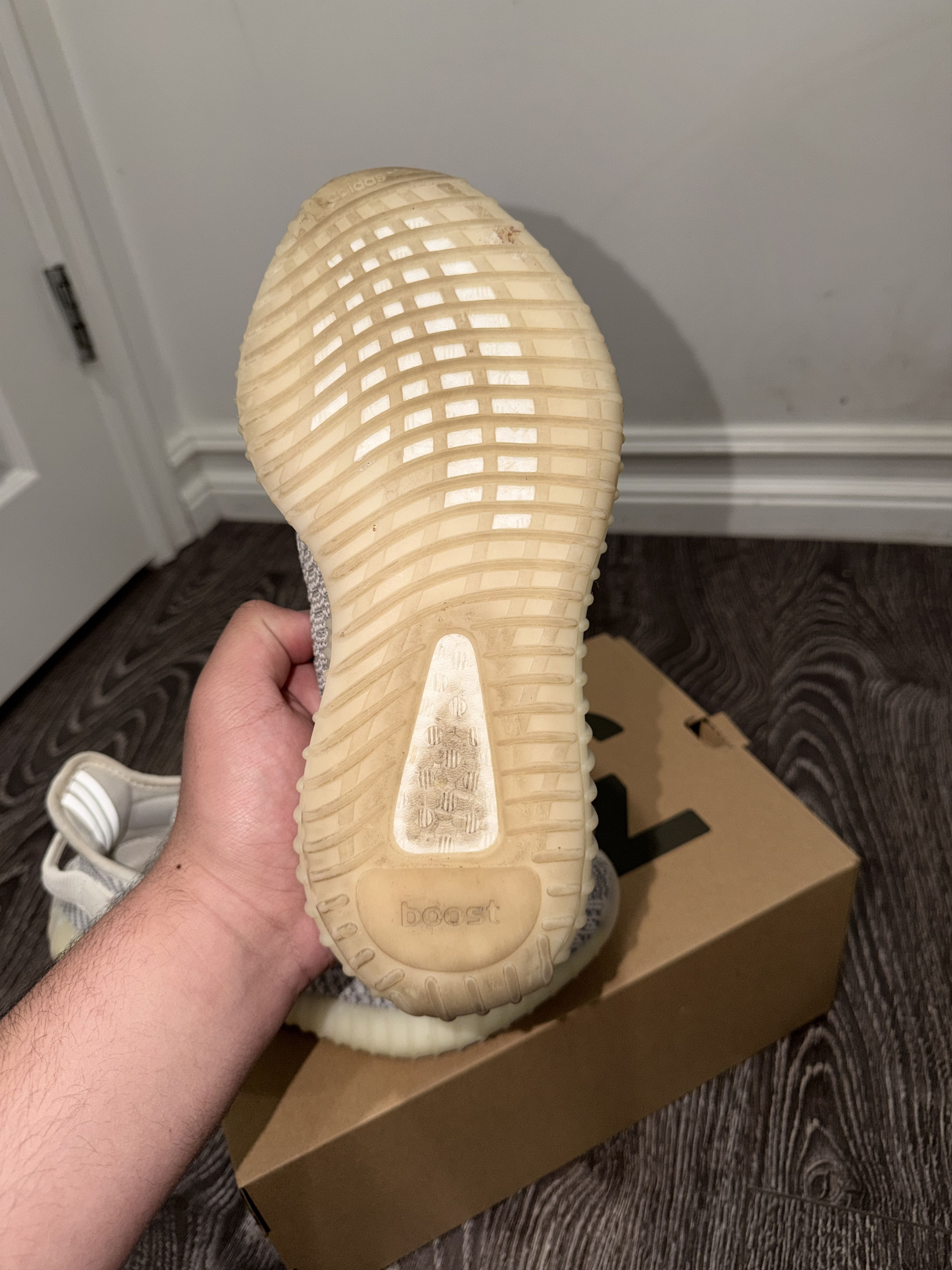 Yeezy yeezy 350 V2 bone Size US 7 / EU 40 - 4 Thumbnail