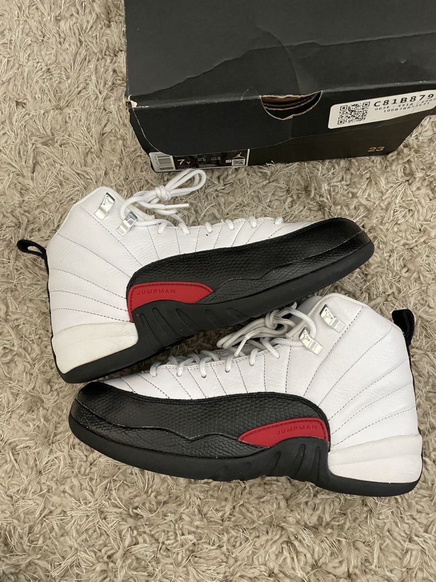 Jordan Brand Jordan 12 Taxi Flip Size US 7 / EU 40 - 2 Thumbnail