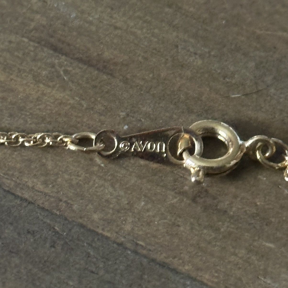 Vintage Vintage Avon gold tone teddy bear pendant necklace Size ONE SIZE - 5 Thumbnail