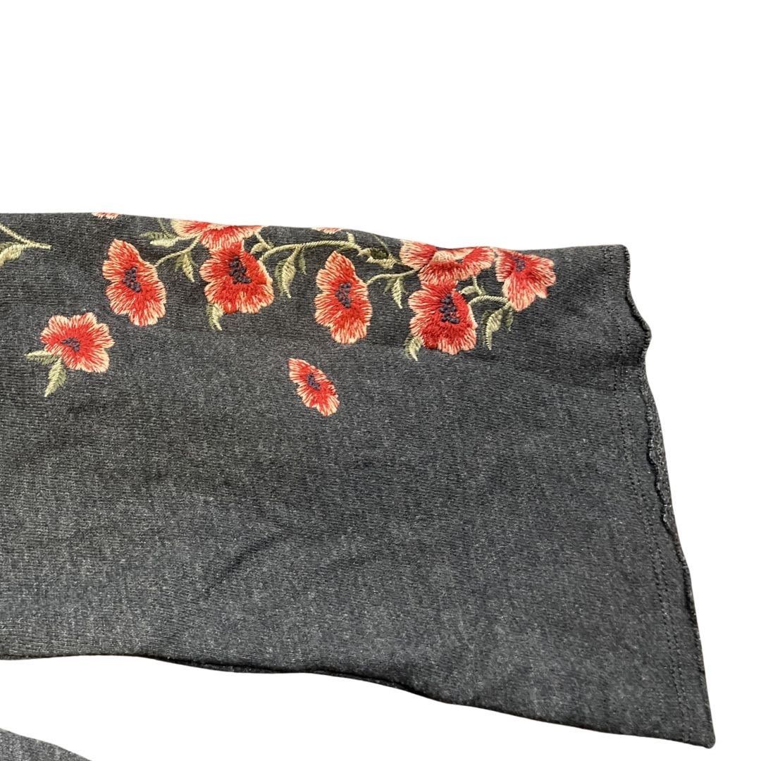American Eagle Outfitters American Eagle Outfitters Floral Embroidered Bell Sleeve Top Size L / US 10 / IT 46 - 5 Thumbnail