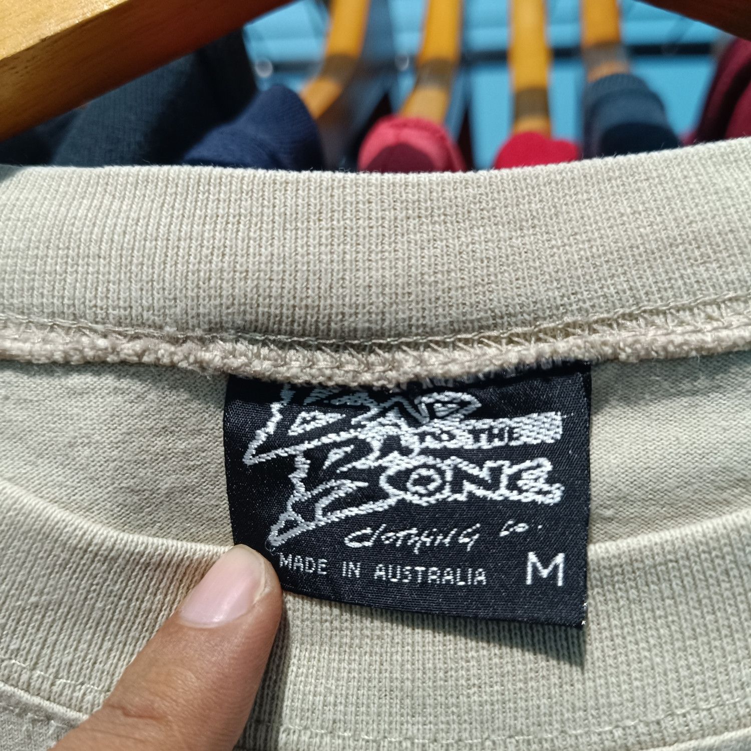 Vintage Rock Hampton Beach Party Australia Size US M / EU 48-50 / 2 - 4 Thumbnail