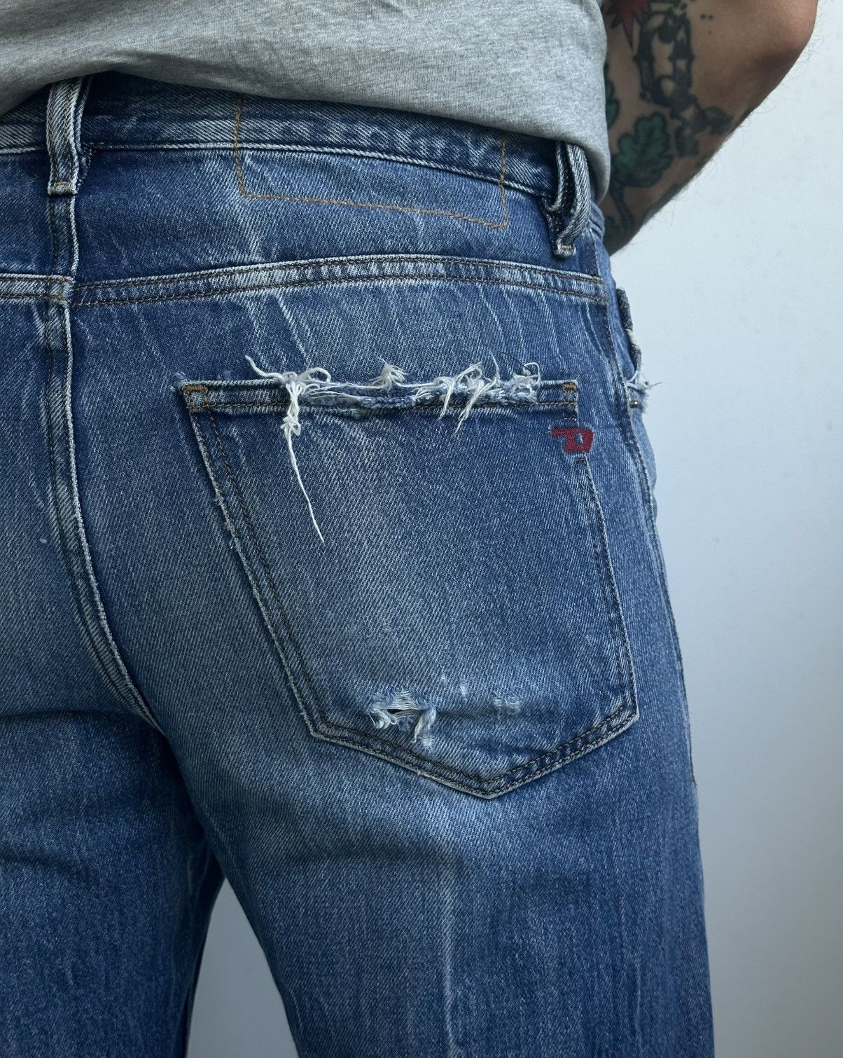 Diesel Diesel Men's Straight Fit Distressed Jeans D-Macs W30-L30 Size US 30 / EU 46 - 6 Thumbnail