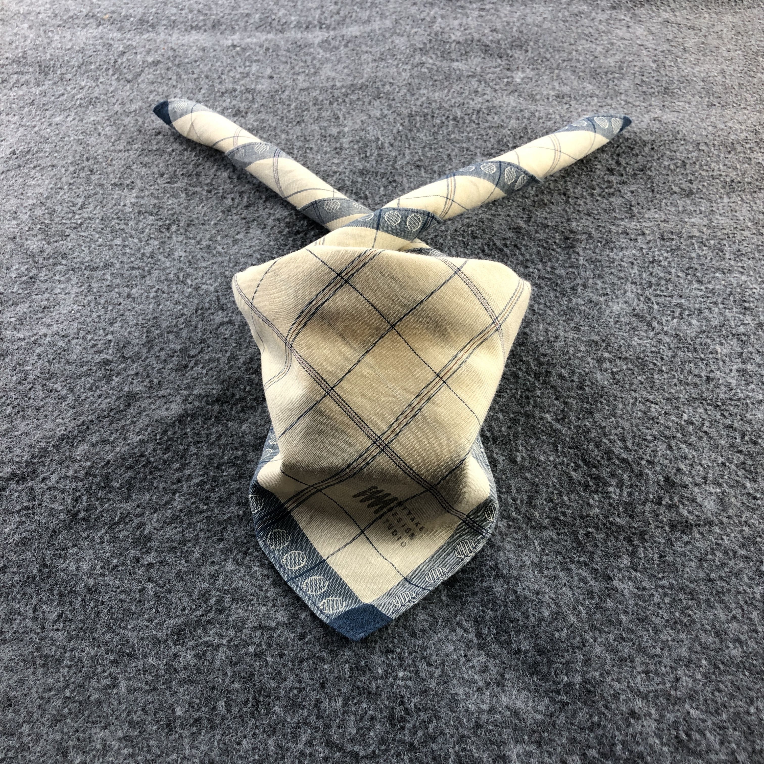 Issey Miyake Issey Miyake Handkerchief Neckerchief Bandana H2516 Size ONE SIZE - 2 Thumbnail