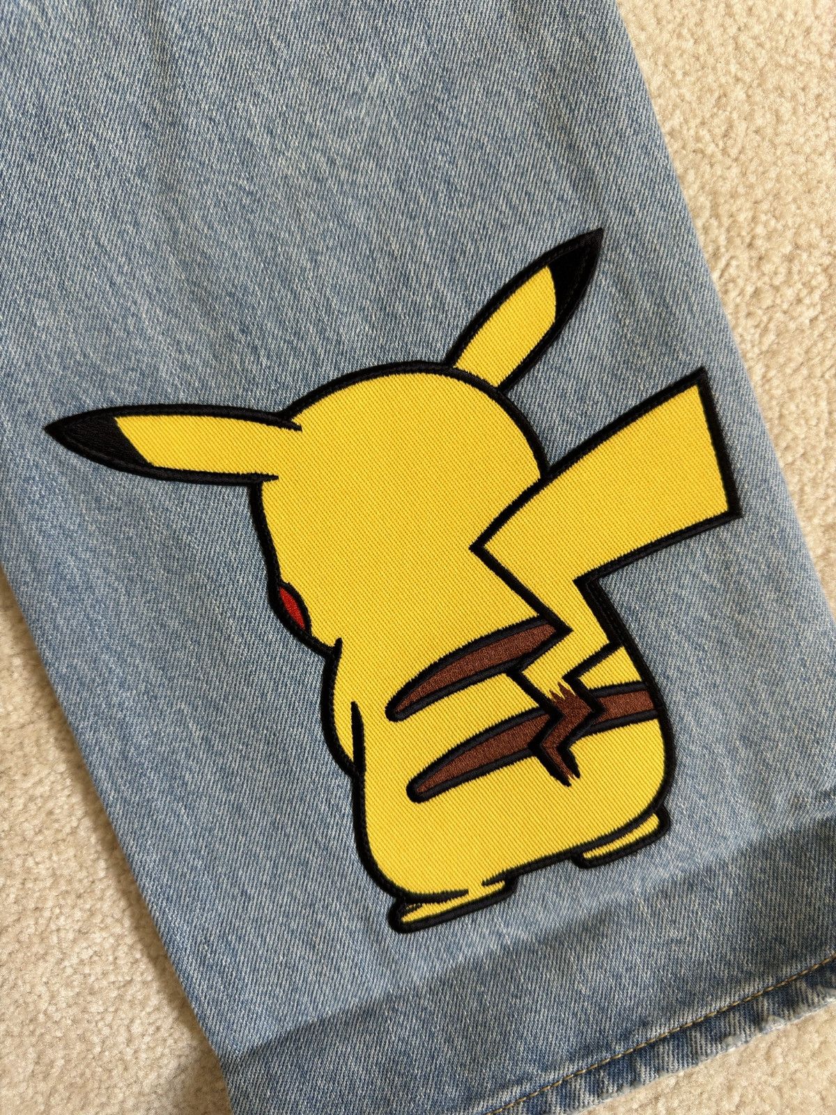 Levi's × Pokemon New Levi’s x Pokemon Pikachu 551 Size US 34 / EU 50 - 3 Thumbnail