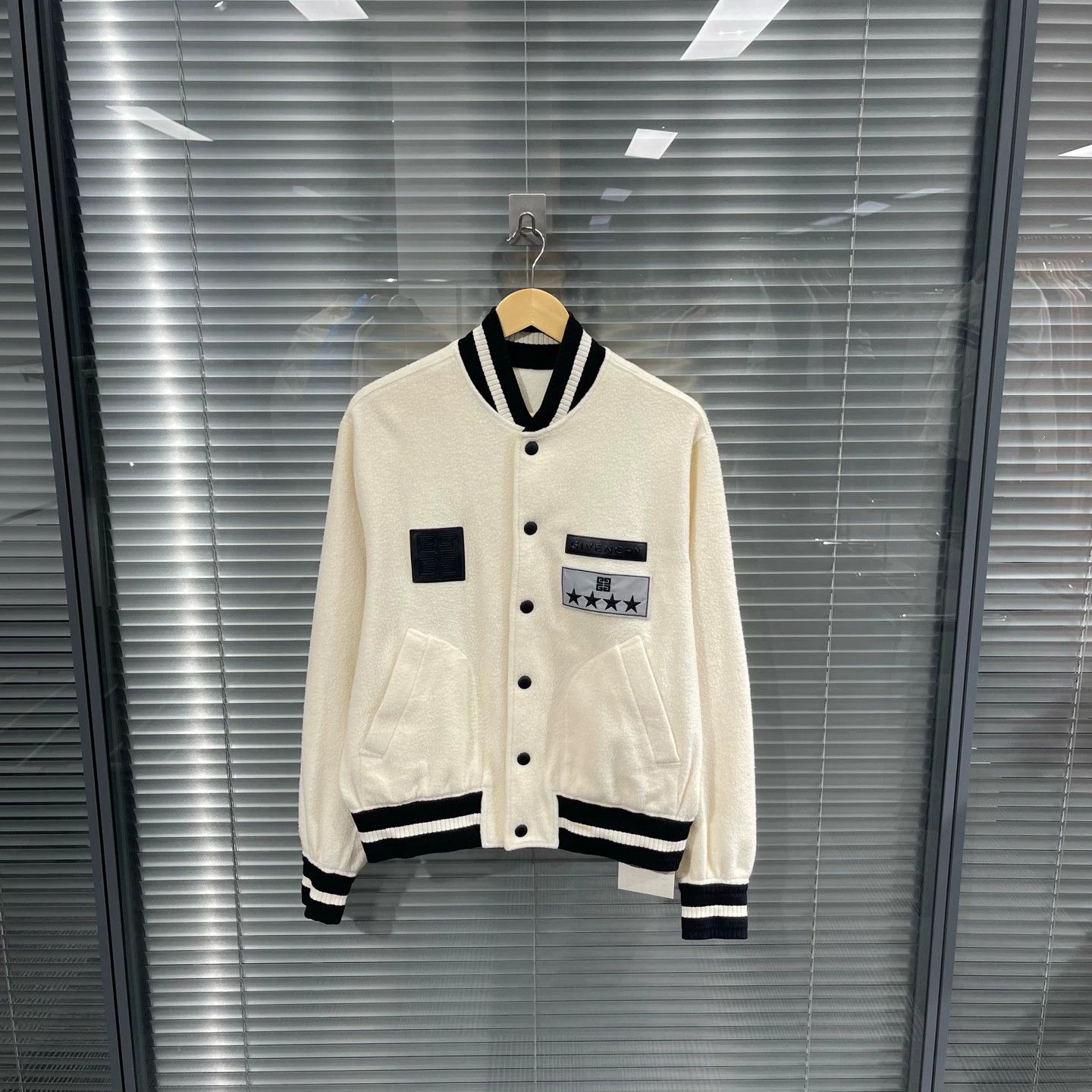 Givenchy Givenchy b&w colorblock star logo wool baseball jacket 48 Size US M / EU 48-50 / 2 - 1 Thumbnail