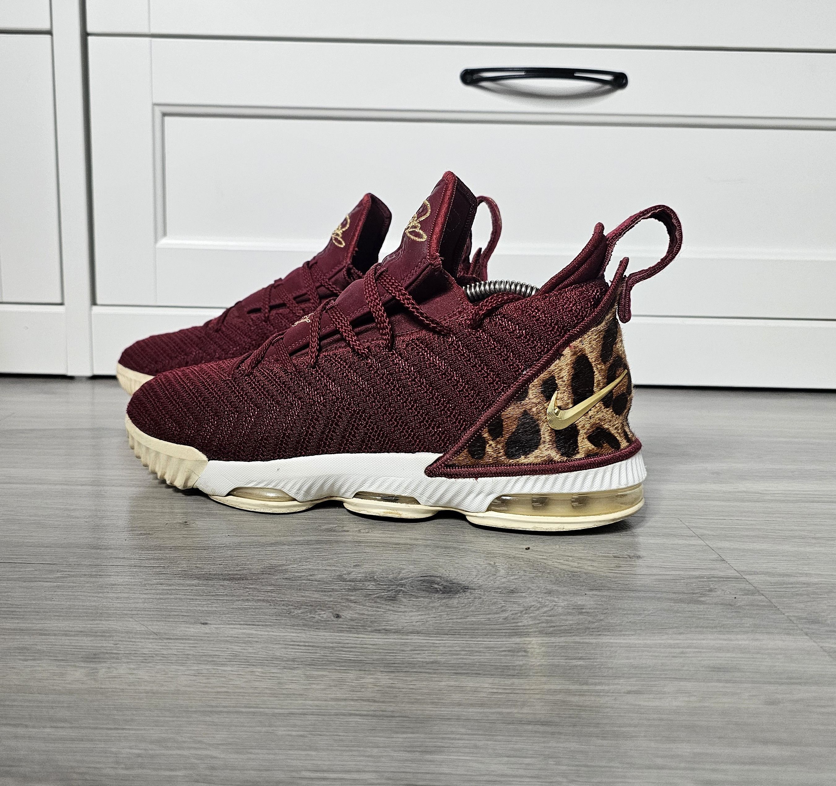 NBA × Nike Nike LN4 Lebron James NBA shoes season 2018-2019 size 38.5 Size US 5.5 / EU 38 - 4 Thumbnail