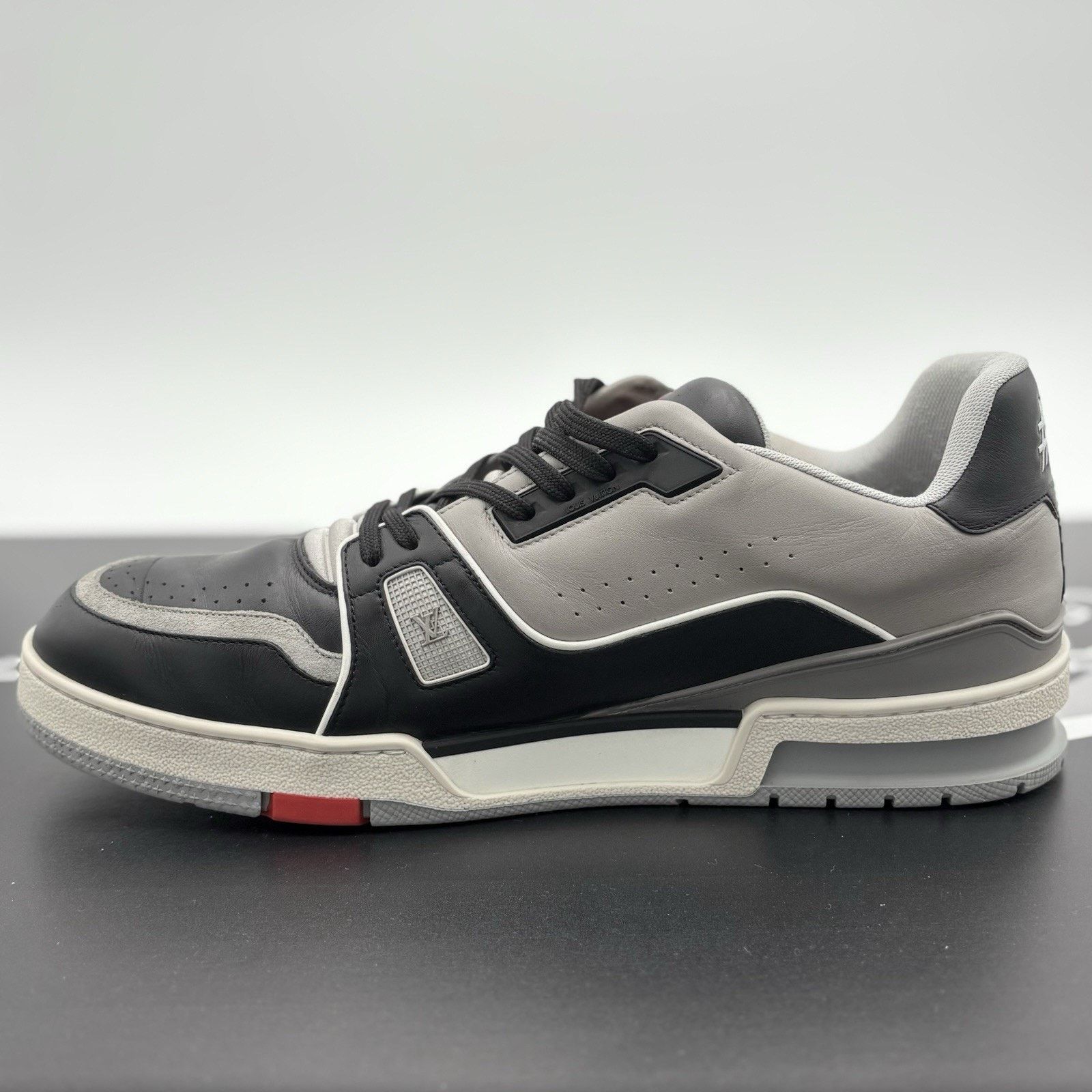 Louis Vuitton Louis Vuitton x Virgil Trainer SS19 Size US 11.5 / EU 44-45 - 4 Thumbnail