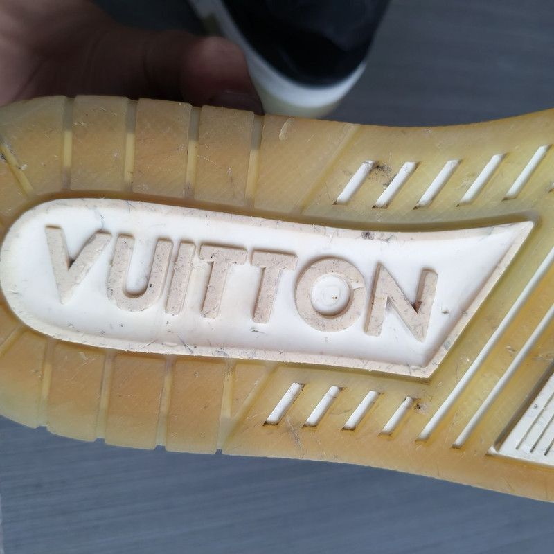 Louis Vuitton Louis Vuitton Black Trainer Sneakers - Size US 8.5 / EU 41-42 - 4 Thumbnail