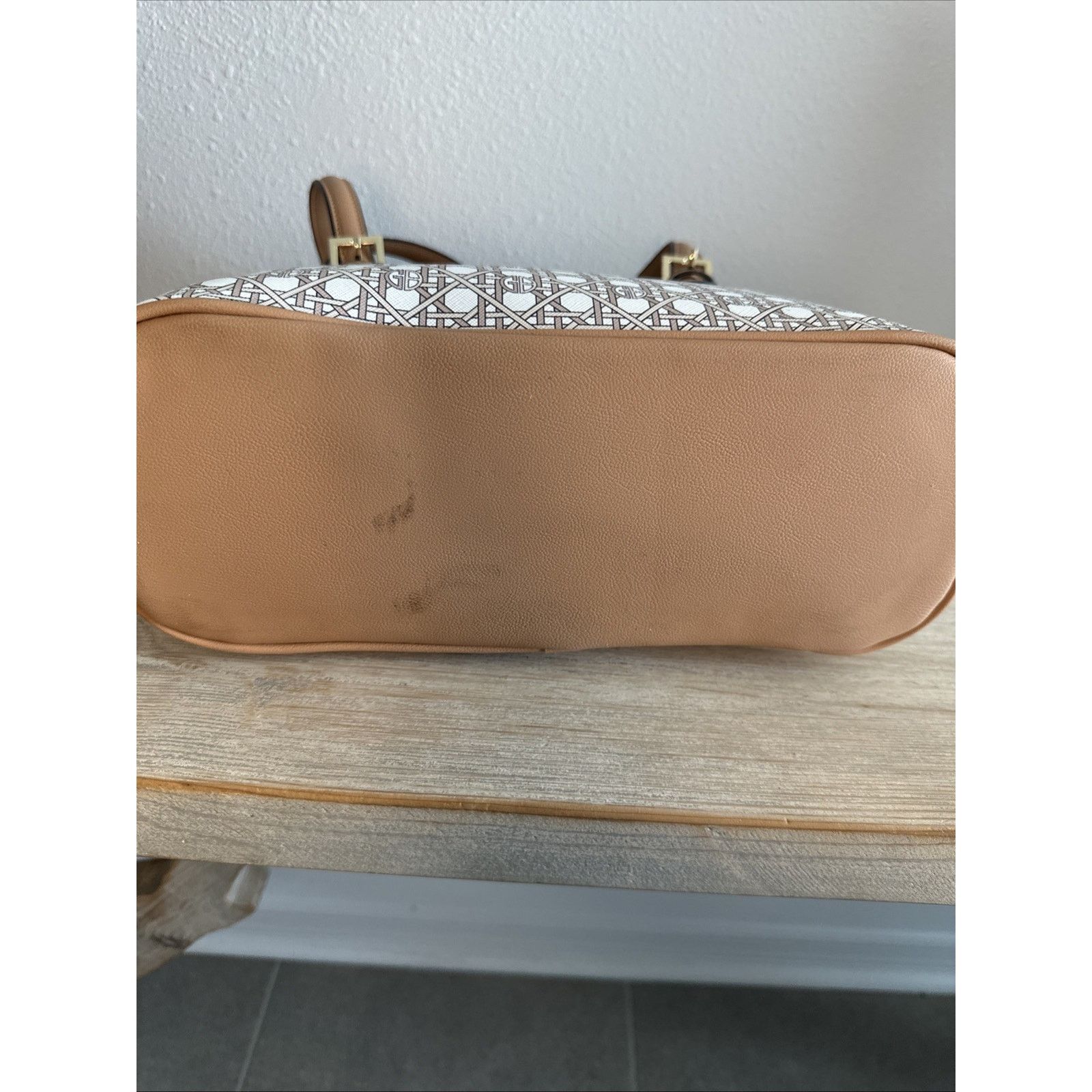 Giani Bernini GIANI BERNINI faux-leather Med Tote - Beige / White $99 NWT Size ONE SIZE - 6 Thumbnail