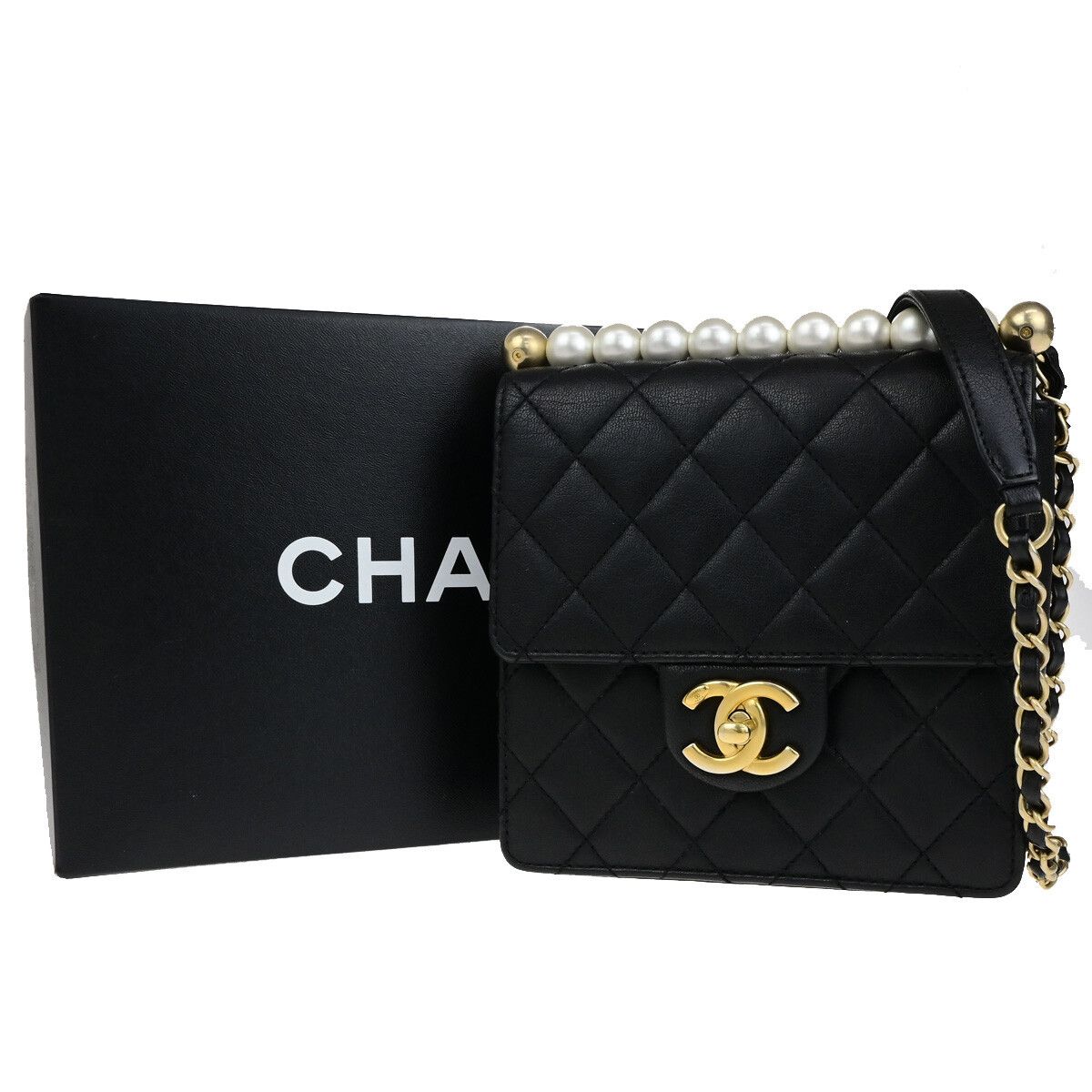 Chanel Chanel Chic Pearls Flap Bag Quilted Lambskin Size ONE SIZE - 1 Thumbnail