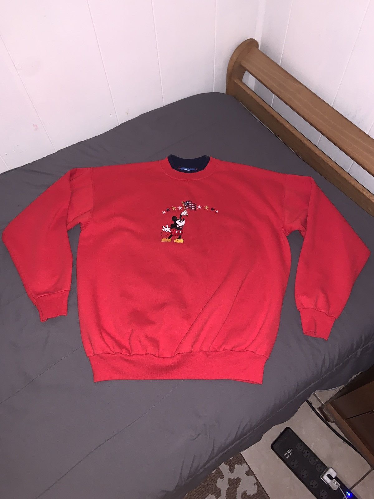 Mickey Mouse Vintage - Unisex - Mickey Mouse Sweater - Size L - Red Size US L / EU 52-54 / 3 - 1 Thumbnail
