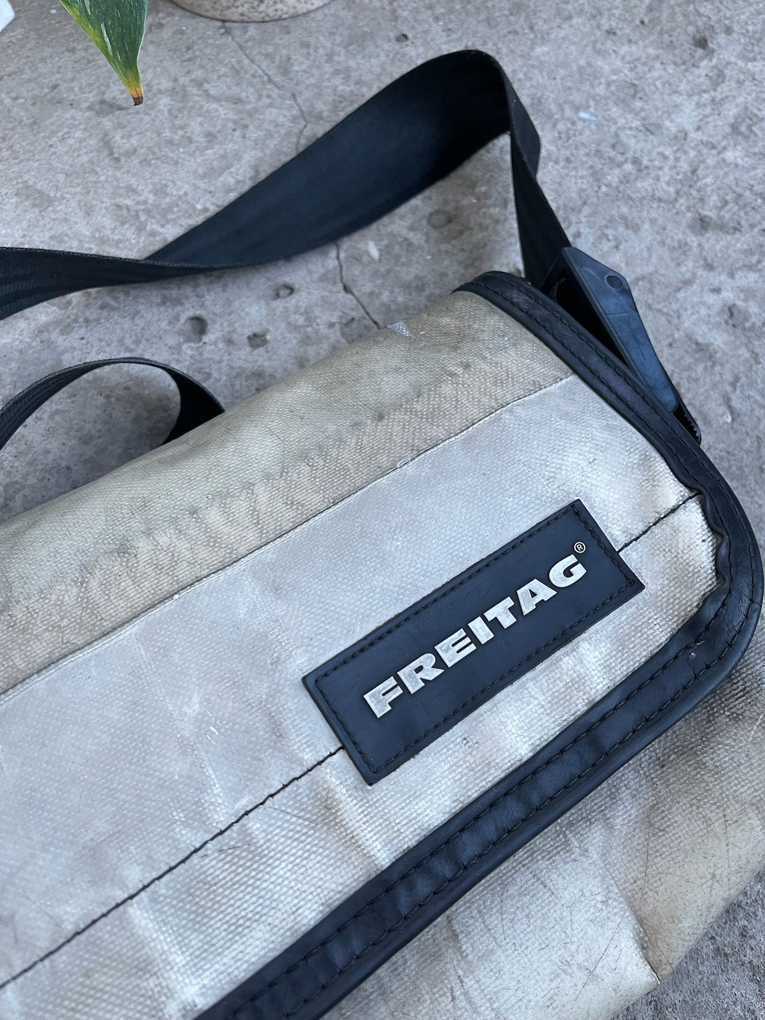 Freitag ♻️ Freitag Vintage Recycled Messenger Crossbody Mini Bag Size ONE SIZE - 5 Thumbnail