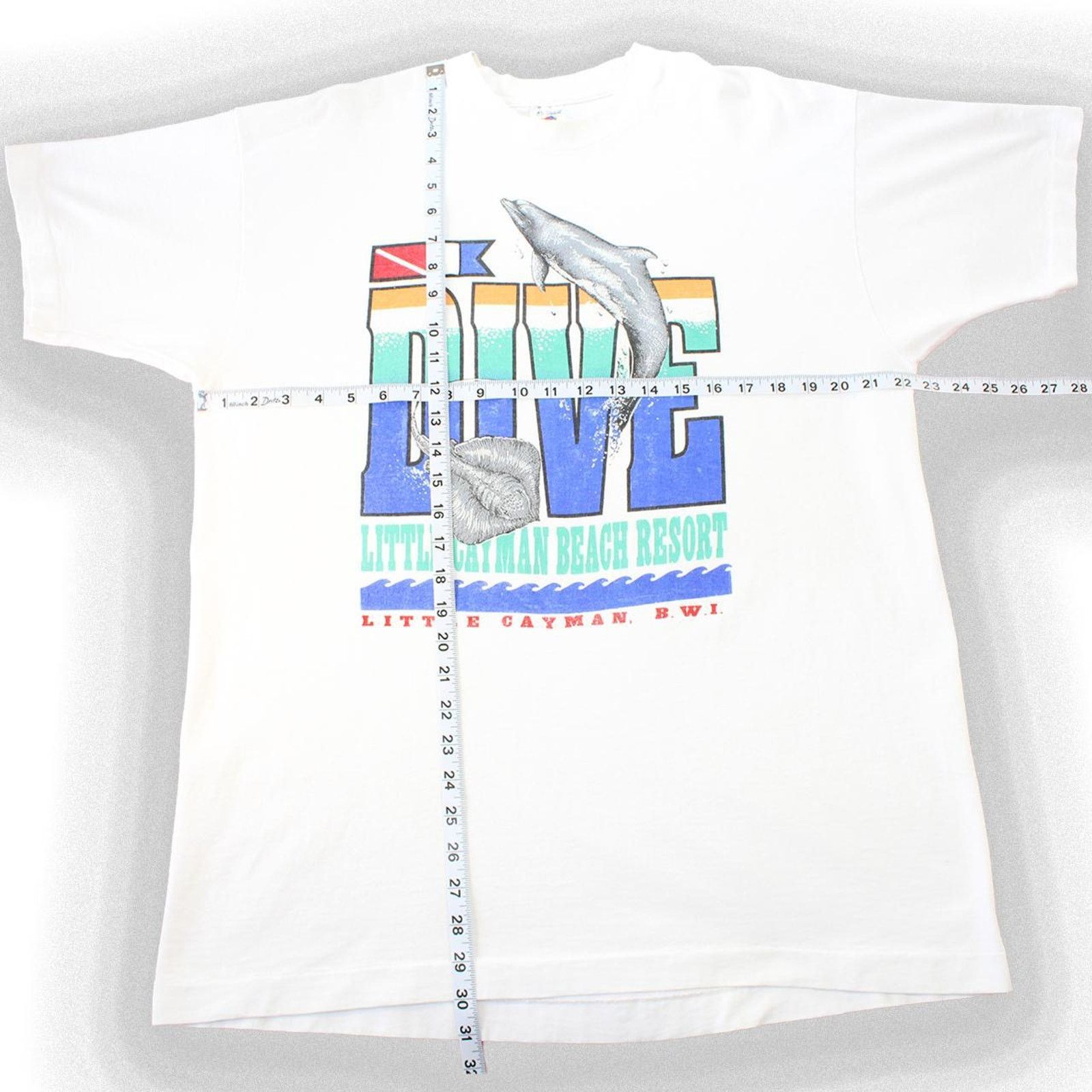 Vintage Vintage 90's White Dolphin " Dive Beach Resort " Graphic Tee Size US XL / EU 56 / 4 - 2 Thumbnail