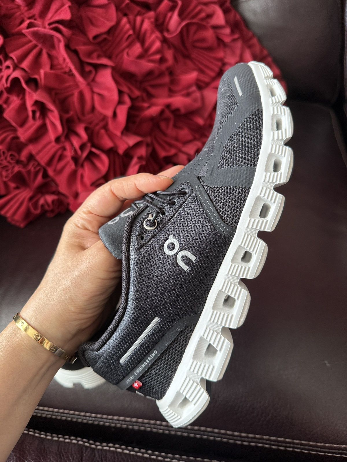 On On Running Black and White Athletic Shoes WOMEN'S size 7.5 Size US 7.5 / IT 37.5 - 6 Thumbnail