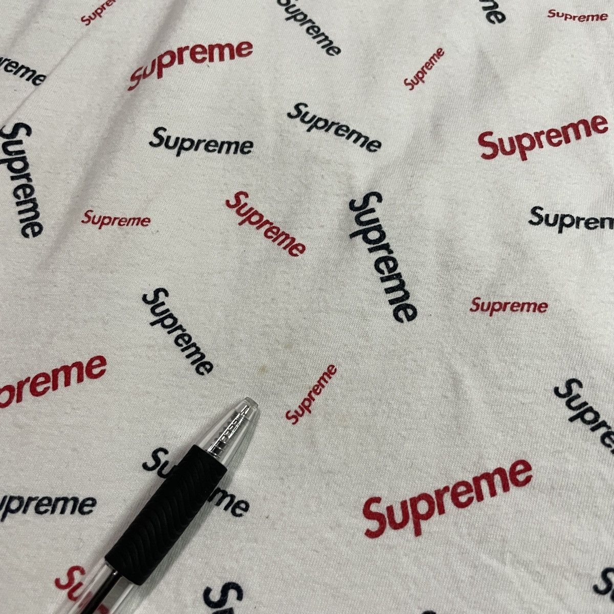 Supreme Supreme Scatter Logo Tee Size US M / EU 48-50 / 2 - 8 Thumbnail