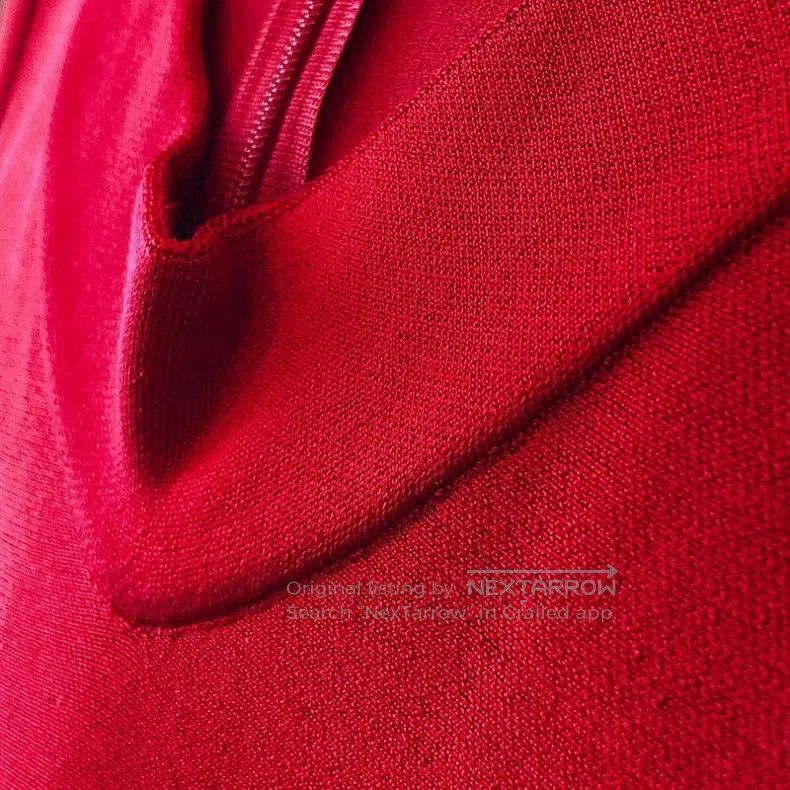 Alaia Alaia Red V-neck dress, silhouette ultra slim Size S / US 4 / IT 40 - 7 Thumbnail