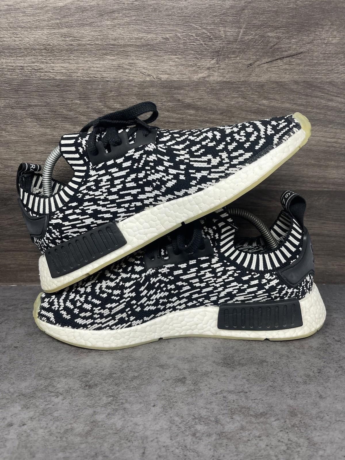 Adidas Adidas NMD R1 Primeknit Zebra Mens Size 8.5 White Black Size US 8.5 / EU 41-42 - 8 Thumbnail