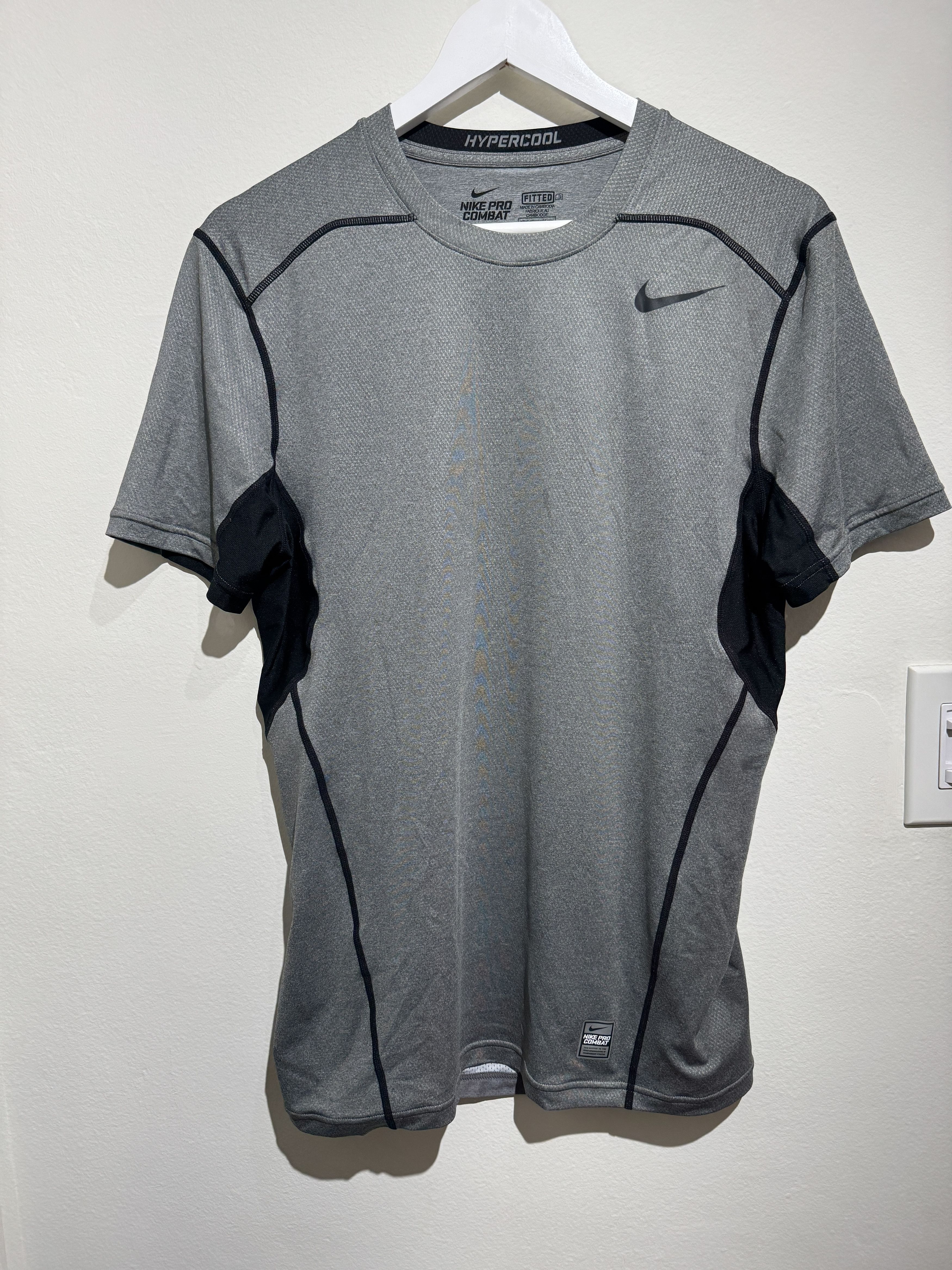 Nike Nike Pro Combat Hypercool Tee – Grey/Black Size US S / EU 44-46 / 1 - 1 Thumbnail