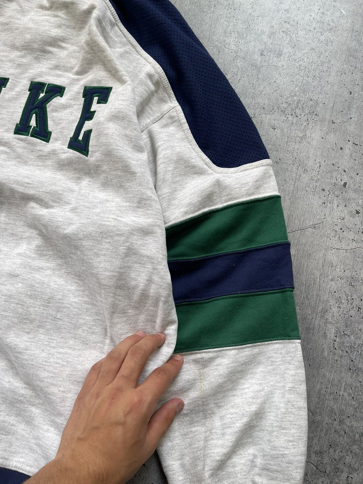 Nike × Vintage 00s Nike Vintage Big Logo Streetwear Zip Size US L / EU 52-54 / 3 - 12 Thumbnail