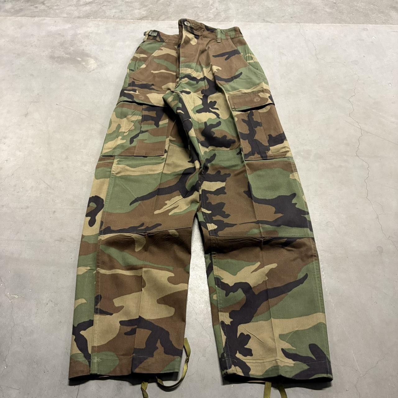 Vintage Crazy Vintage Y2K/2000s Baggy Streetwear Style Skater Grunge Camo Cargo Pants! Size US 30 / EU 46 - 1 Thumbnail