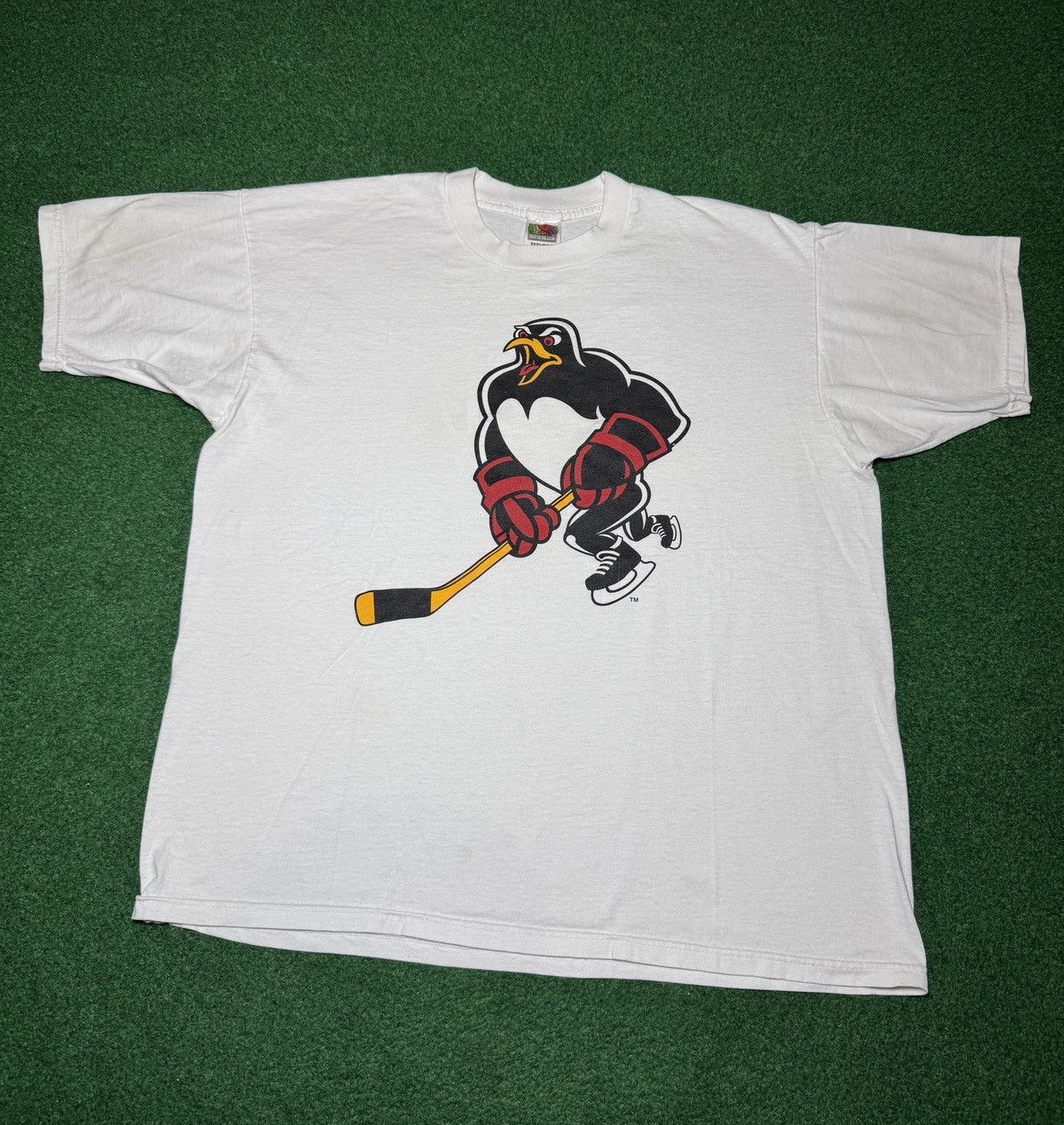 Other Vintage Pittsburgh Penguins 90s Cartoon Retro XL T Shirt Size US XL / EU 56 / 4 - 1 Thumbnail