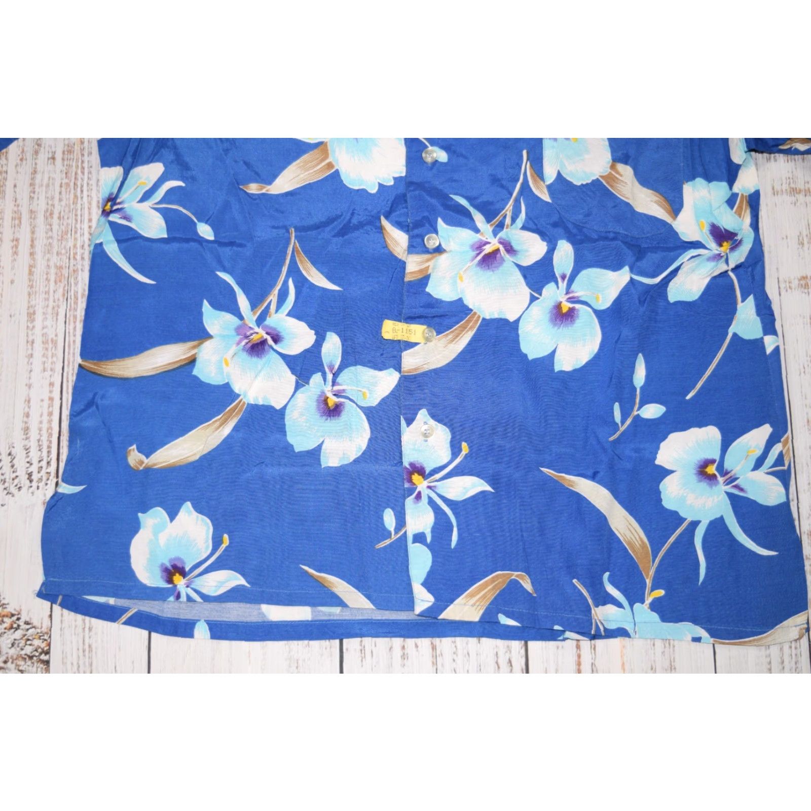 Vintage VINTAGE Royal Blue Hawaiian Shirt Men XL Blue Hibiscus Floral Button Up Camp Collar 90s Aloha Sun Surf Mens Size US XL / EU 56 / 4 - 3 Thumbnail