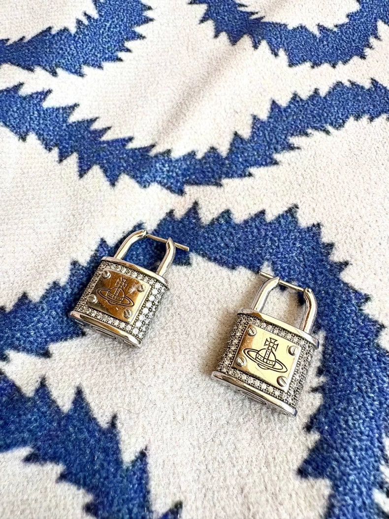 Vivienne Westwood Vivienne Westwood Vintage silver Nanjing lock stud earring Size ONE SIZE - 2 Thumbnail