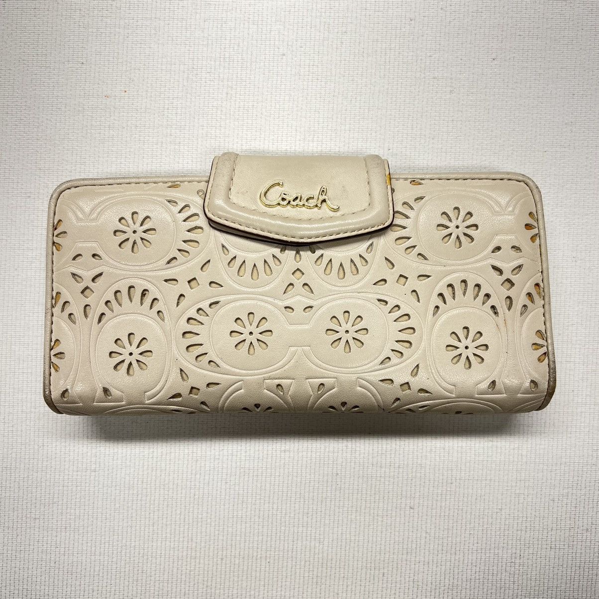 Coach × Vintage Coach Ashley Wallet Ivory Lace Leather Slim Envelope Fold Size ONE SIZE - 2 Thumbnail