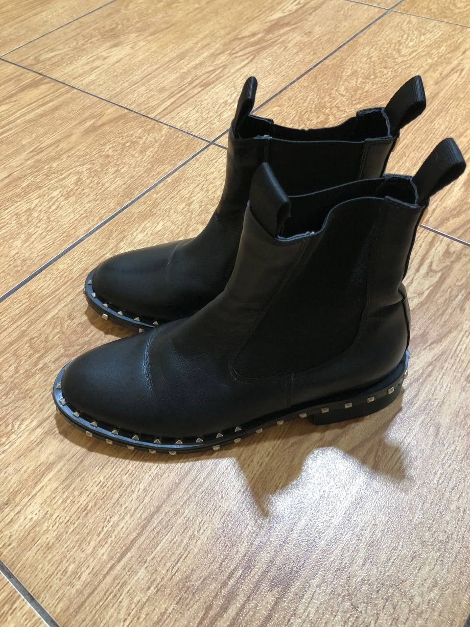Valentino Luxury Valentino Black Studded Detail Chelsea Boots Size 36 Size US 6 / IT 36 - 13 Thumbnail