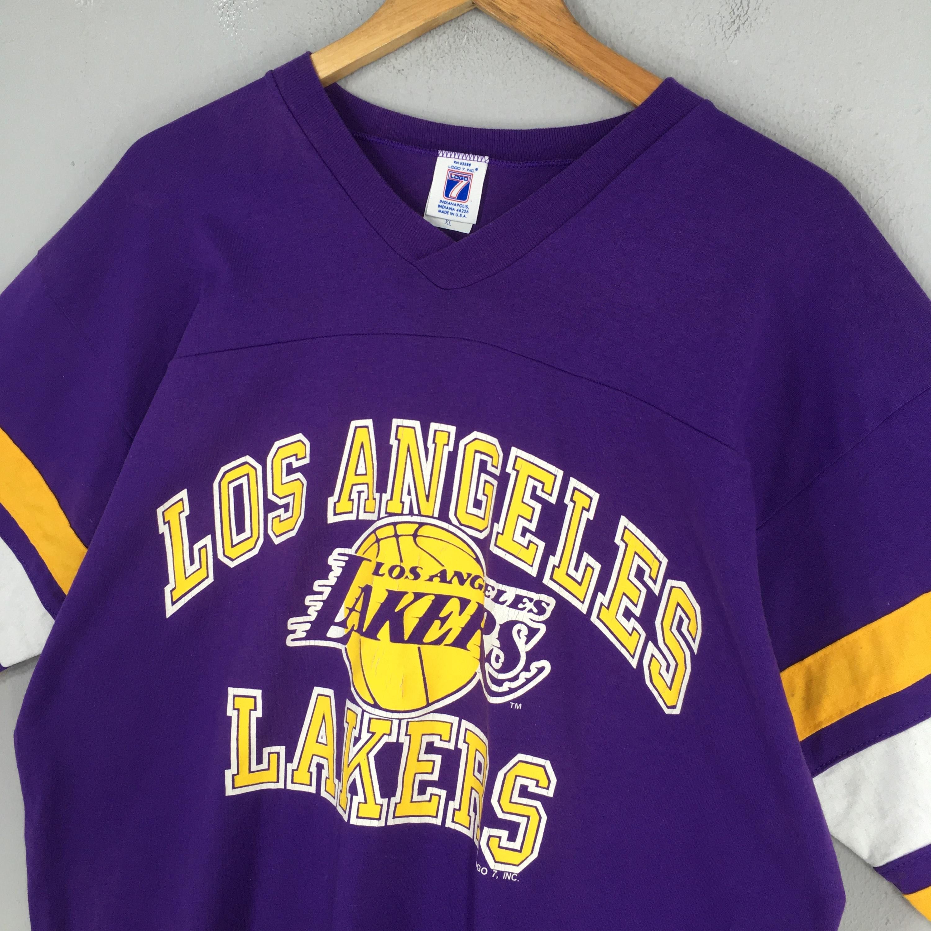 NBA Vintage 90s Los Angeles Lakers NBA Purple T shirt XLarge Size US XL / EU 56 / 4 - 3 Thumbnail
