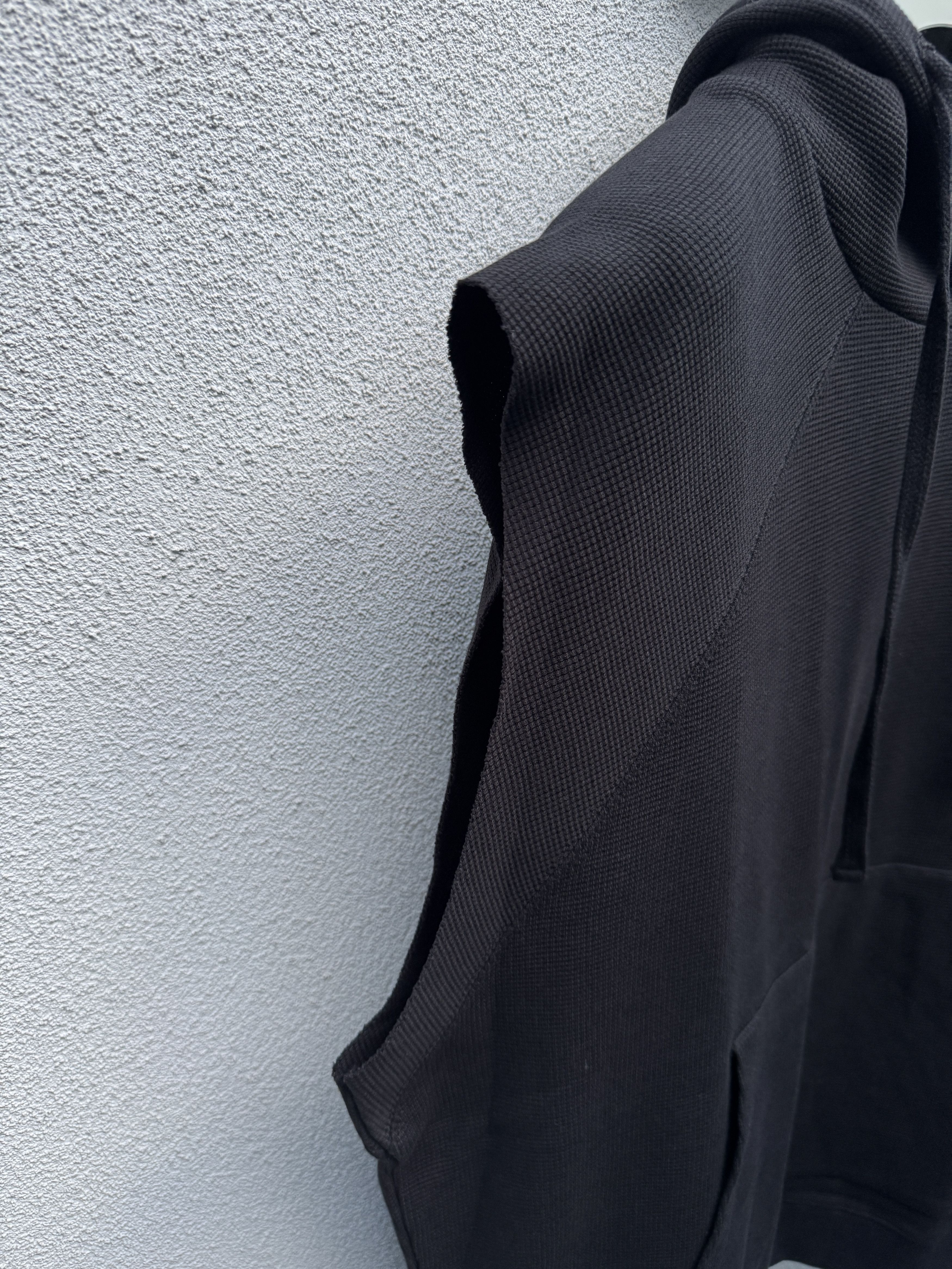 Thom Krom Thom Krom Black Raw-Cut Ribbed-Knit Sleeveless Hoodie M Size US M / EU 48-50 / 2 - 6 Thumbnail