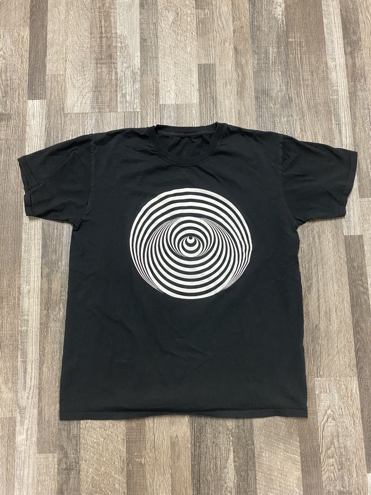 Vintage Vintage Black Optical Illusion 3D Circle Vertigo Tee Y2K Size US S / EU 44-46 / 1 - 1 Thumbnail
