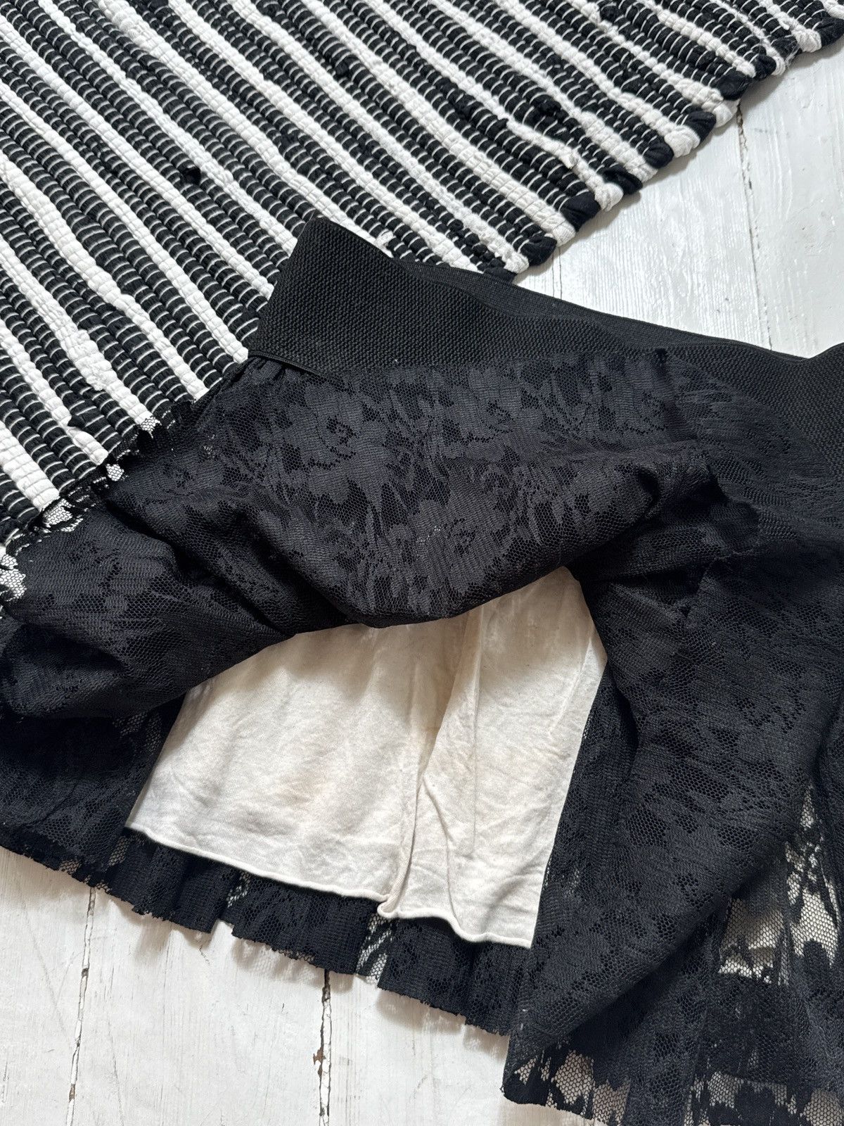 Other VINTAGE MESH 2000s LACE MINI SKIRT Size 28" / US 6 / IT 42 - 5 Thumbnail