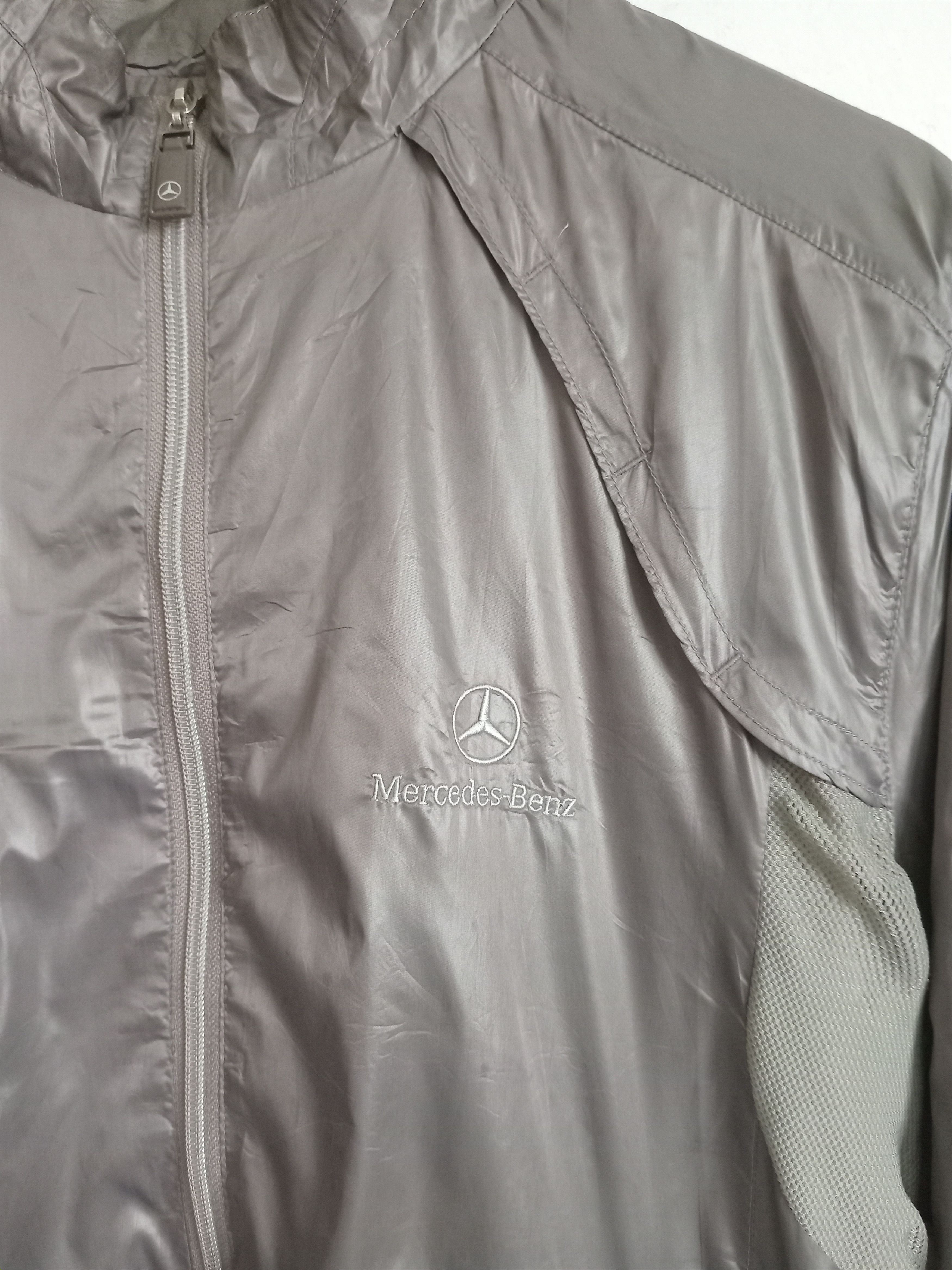 Formula 1 × Mercedes-Benz Lewis hamilton Mercedes Benz AMG Formula One Light Jacket Size US M / EU 48-50 / 2 - 2 Thumbnail